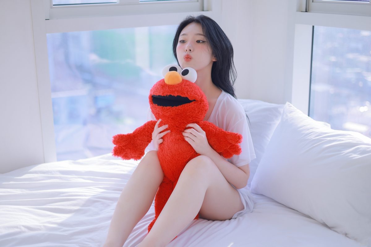 Naked – Yeon Woo 연우 Part1