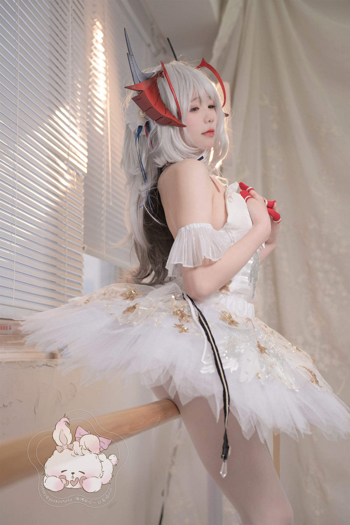 Cosplay 咬一口兔娘 天鹅之舞