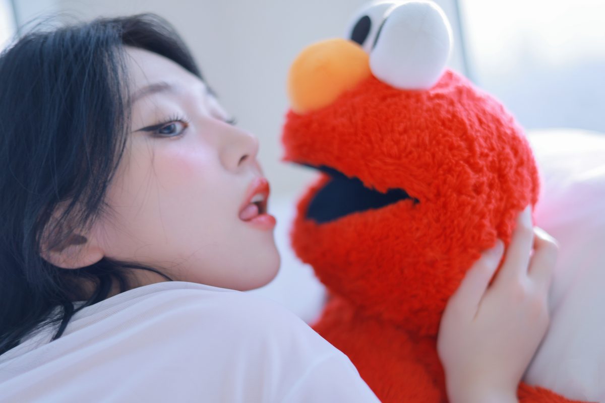 Naked – Yeon Woo 연우 Part1