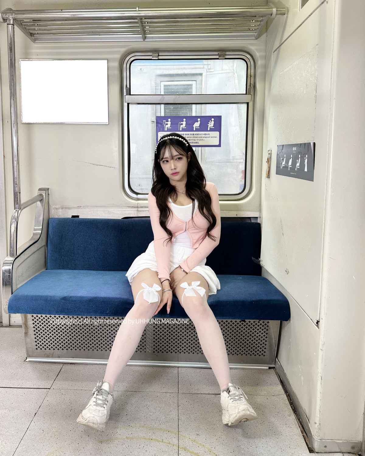 Hani 하니, UHHUNG Magazine “The Girlfriend on The Subway” Set.01