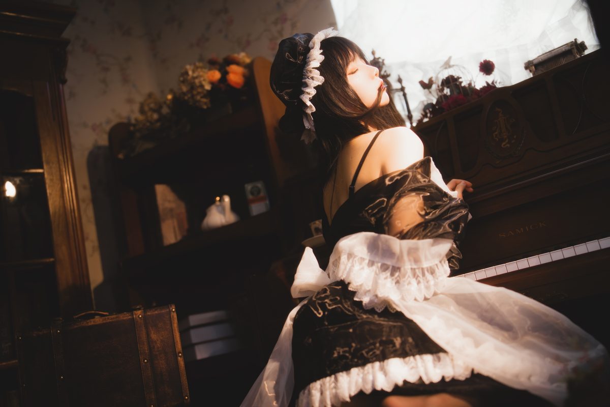 Coser@桜桃喵 – 透明女仆 Part 2