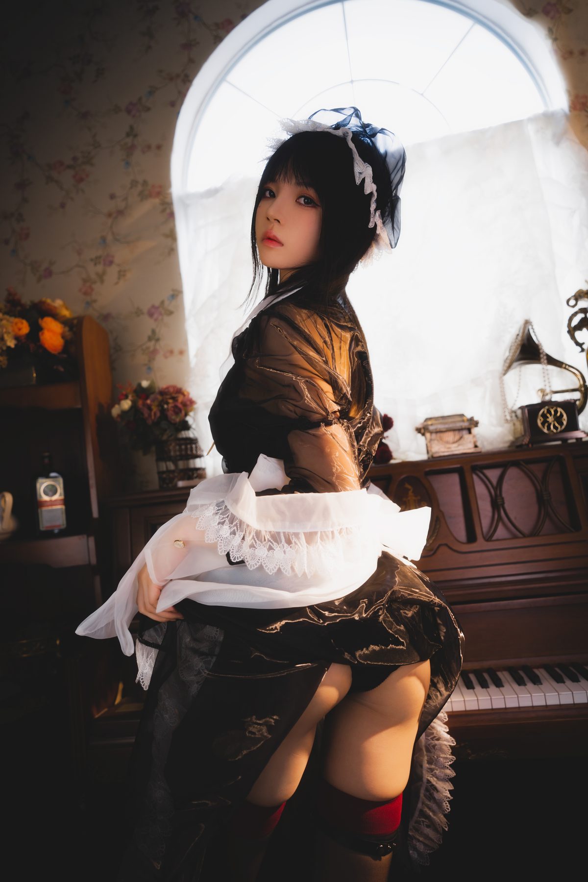 Coser@桜桃喵 – 透明女仆 Part 2
