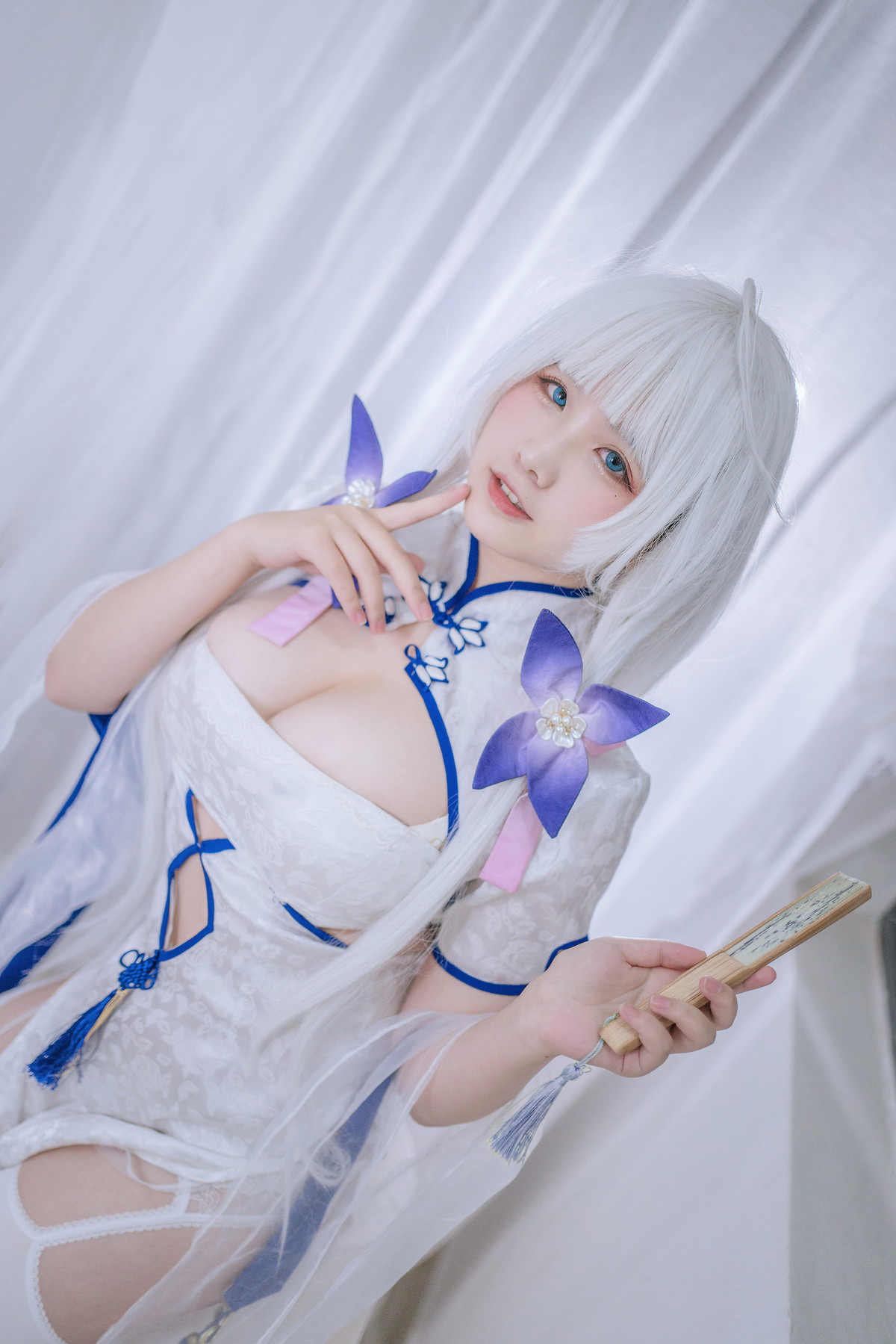 Cosplay 阿半今天很开心 光辉四散