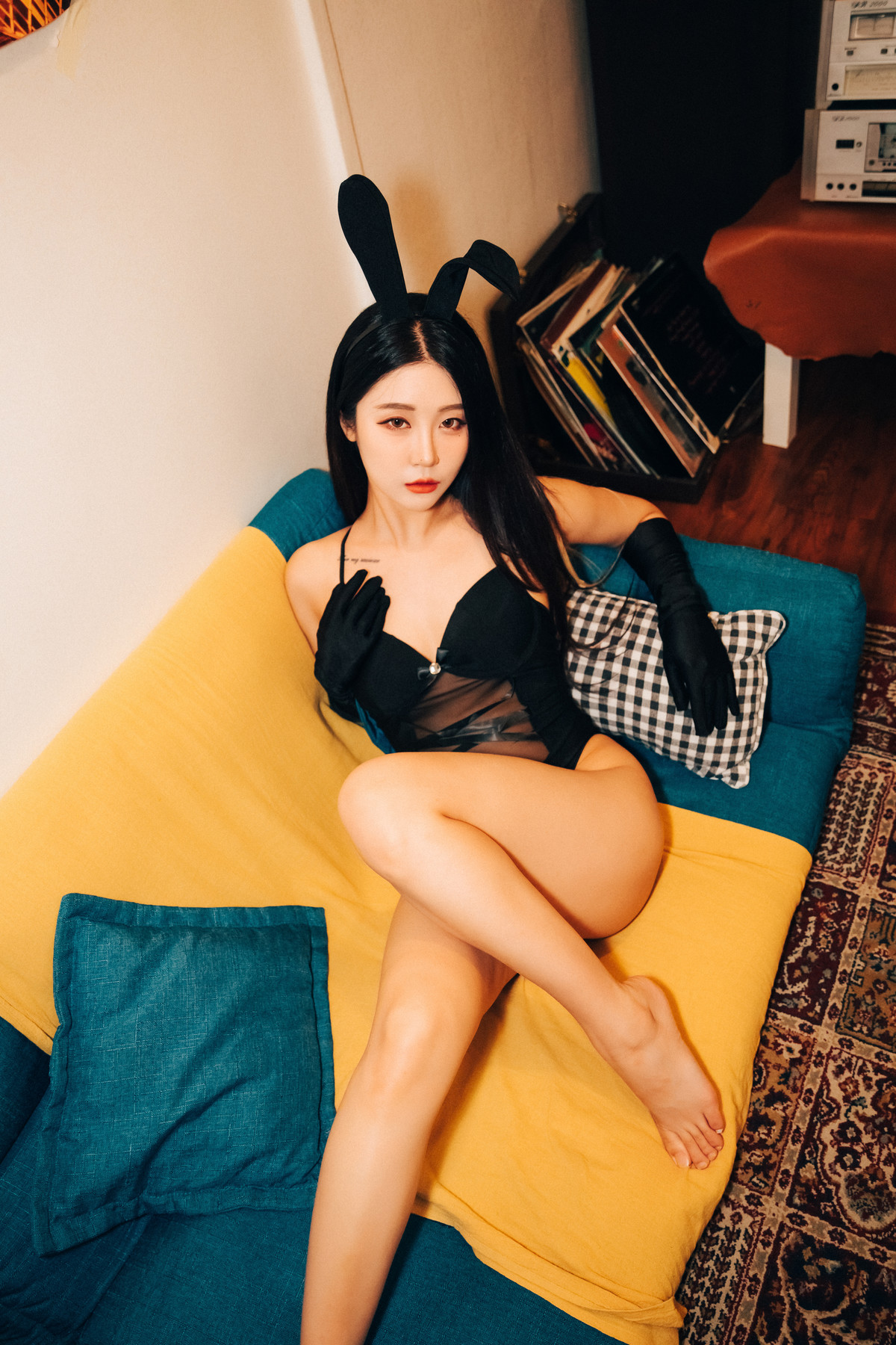 Jeong Bomi 정보미, Loozy “Roomate” Set.02