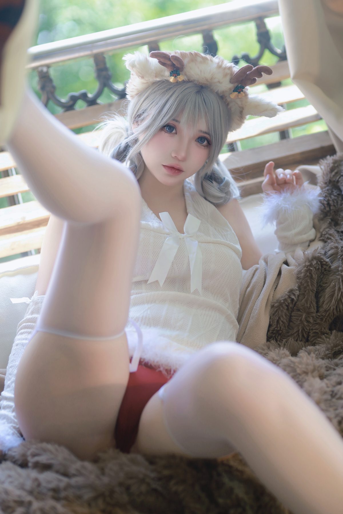 Coser@疯猫ss – 圣诞特典And白色毛衣 Part1