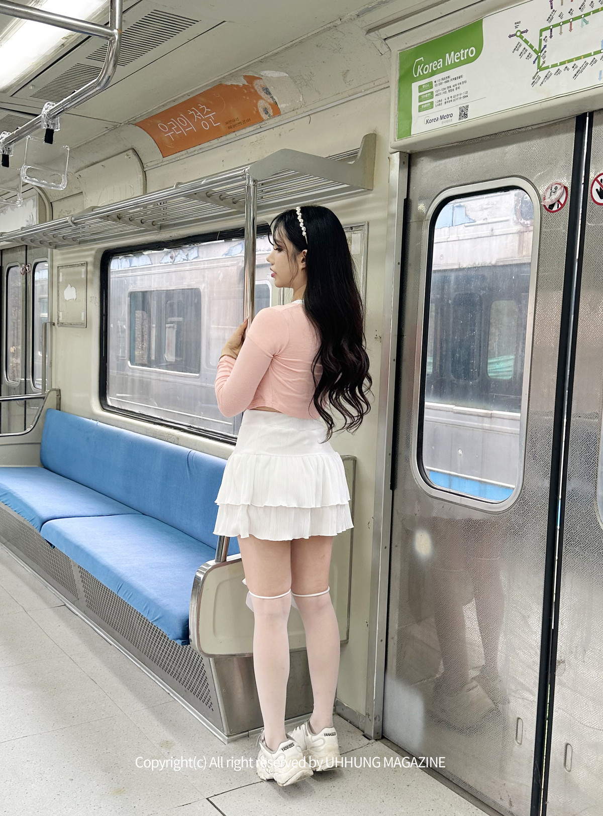 Hani 하니, UHHUNG Magazine “The Girlfriend on The Subway” Set.02