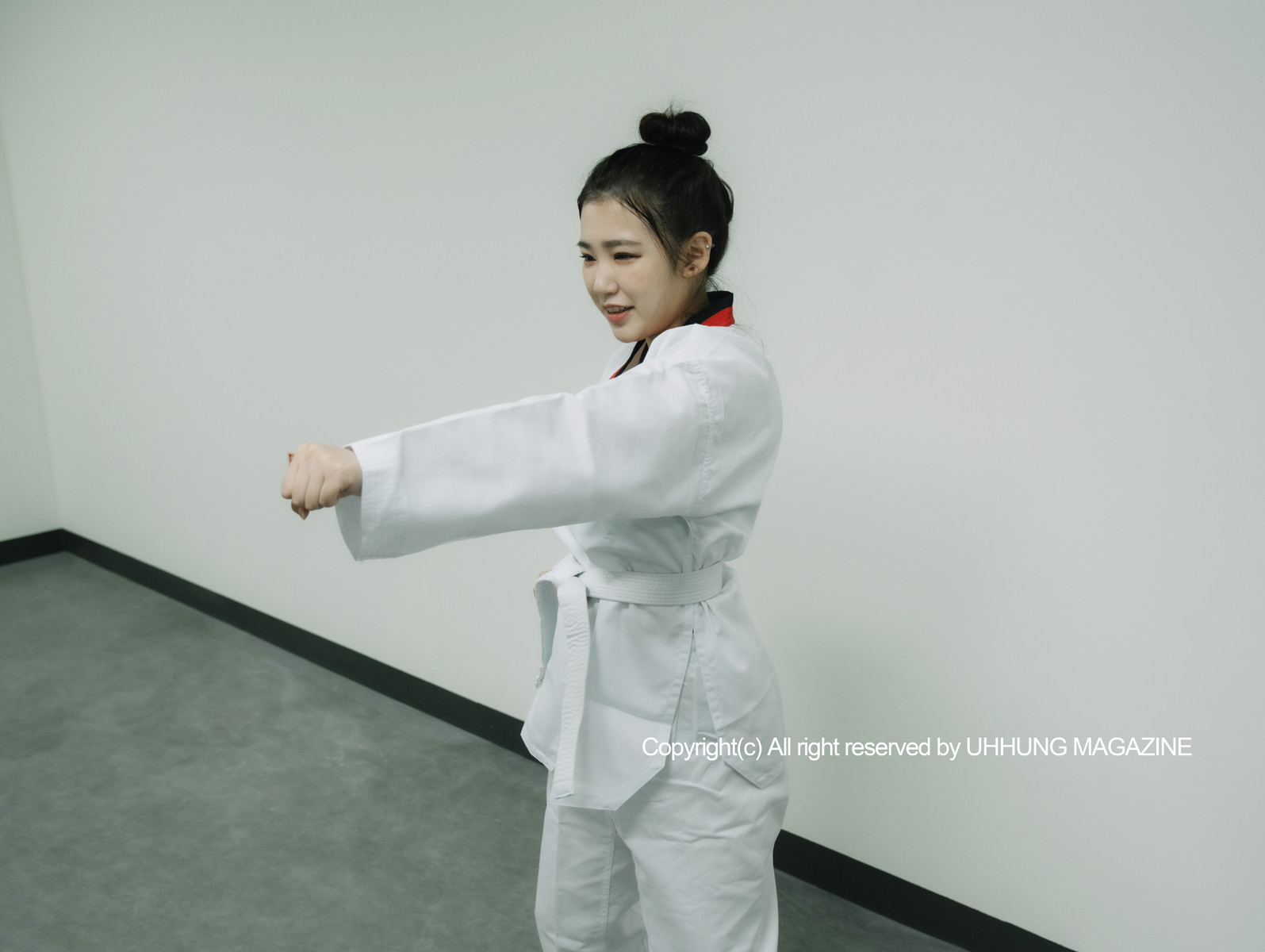 Jenn 젠, UHHUNG Magazine Vol.01 Taekwondo Set.02