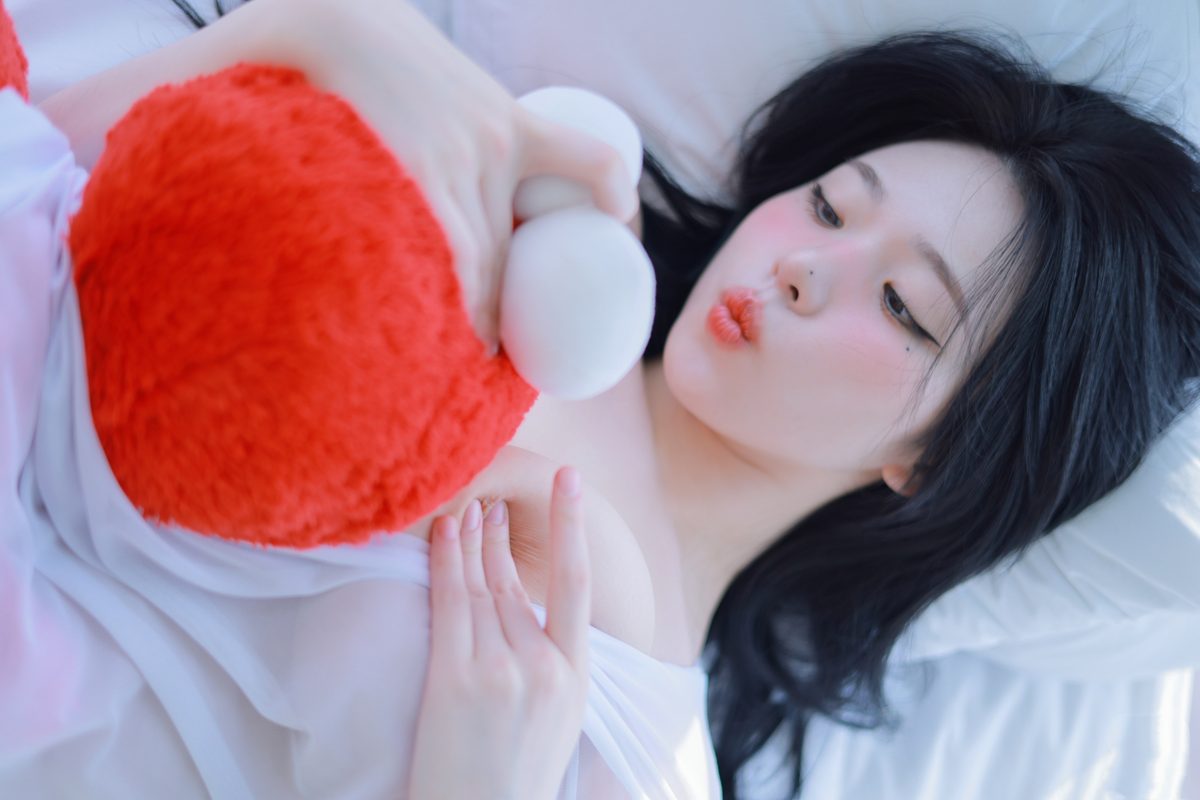 Naked – Yeon Woo 연우 Part1