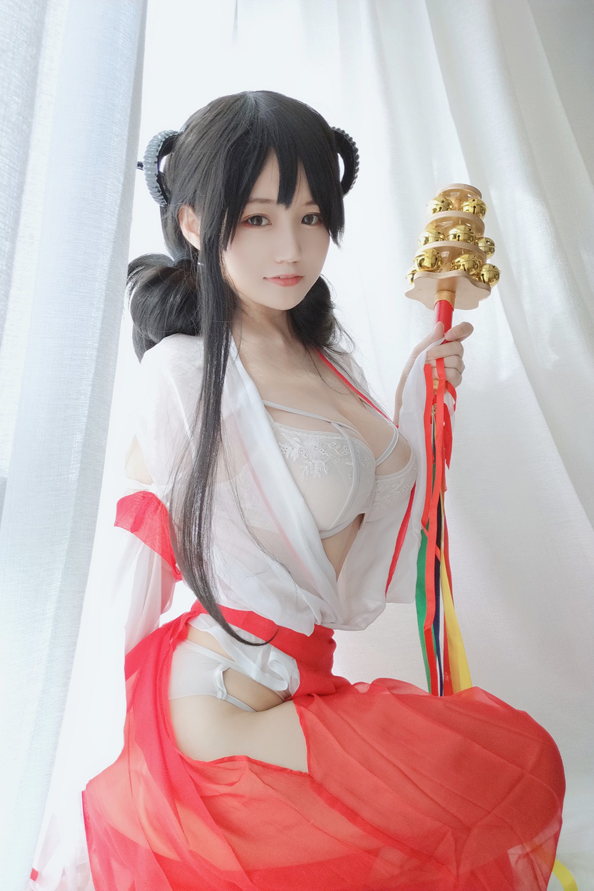 Coser@小仓千代w Vol.008 有点不对劲的巫女