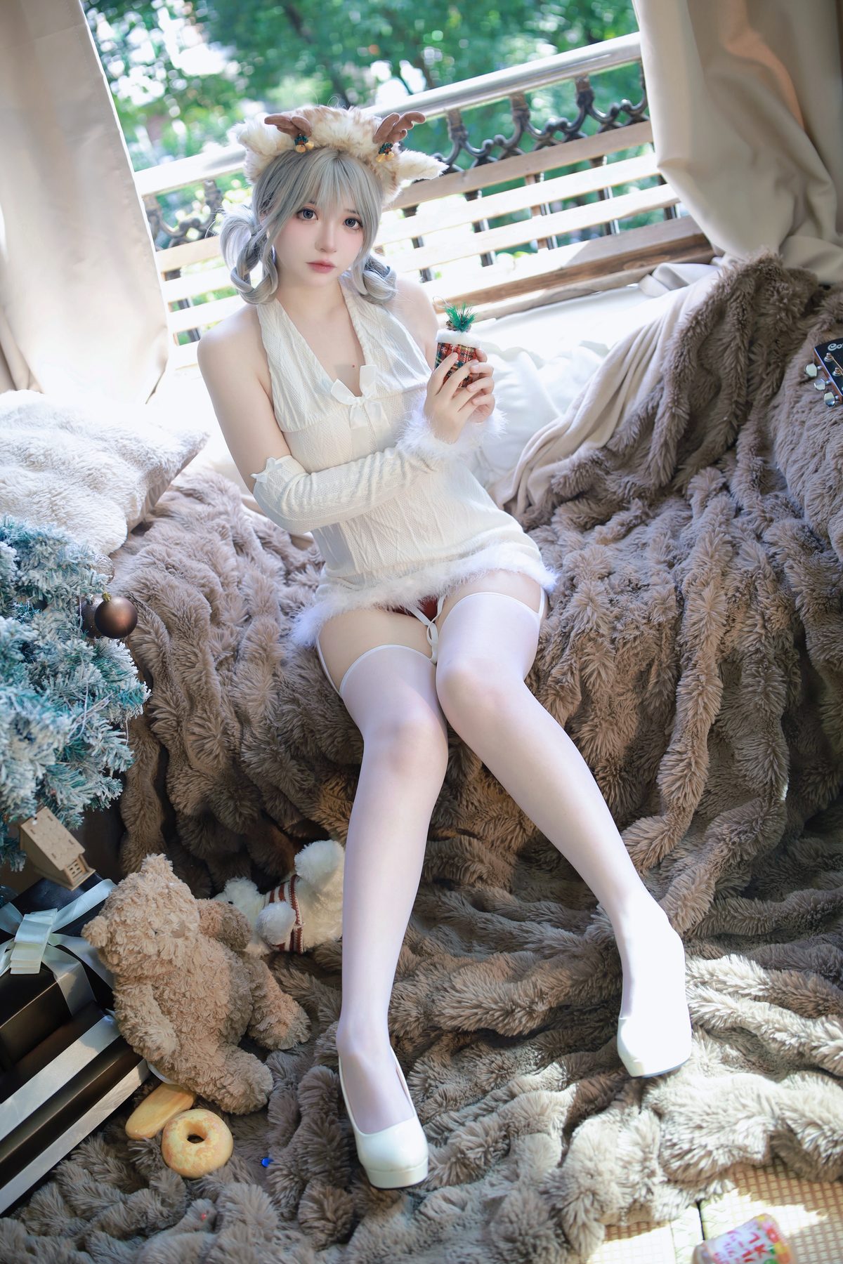 Coser@疯猫ss – 圣诞特典And白色毛衣 Part1