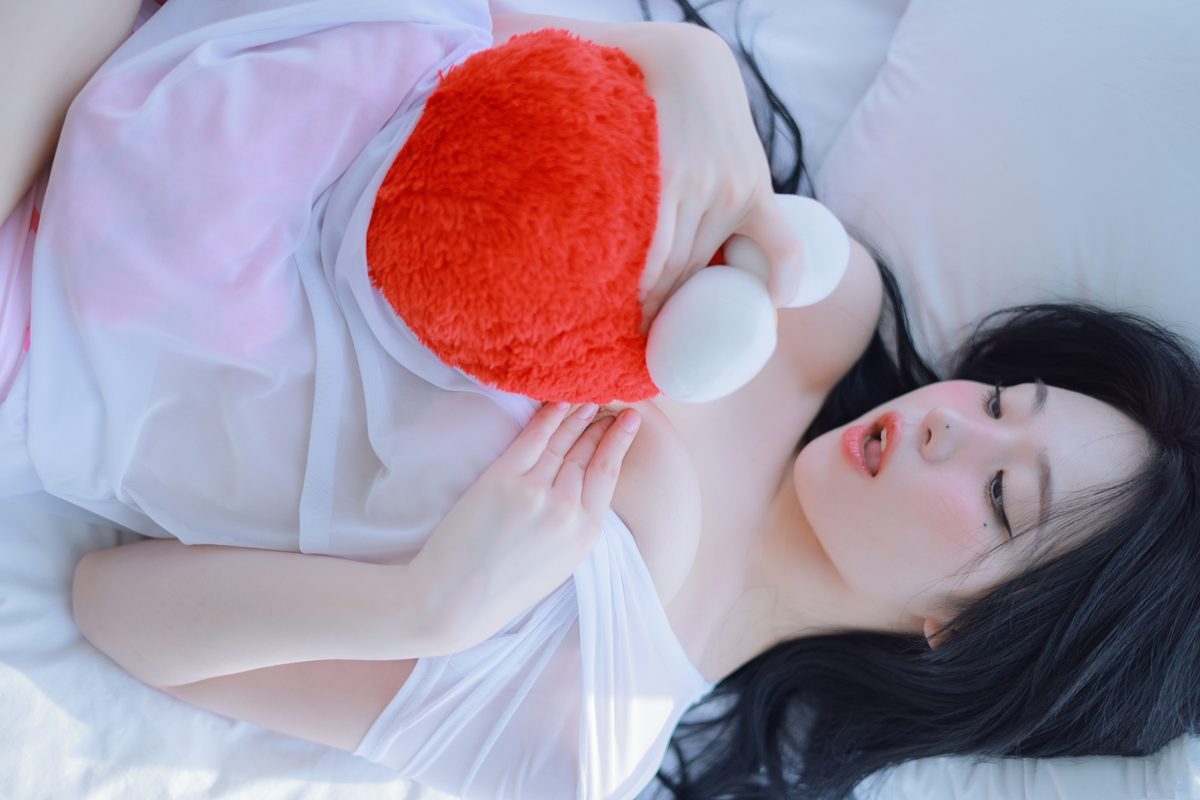 Naked – Yeon Woo 연우 Part1