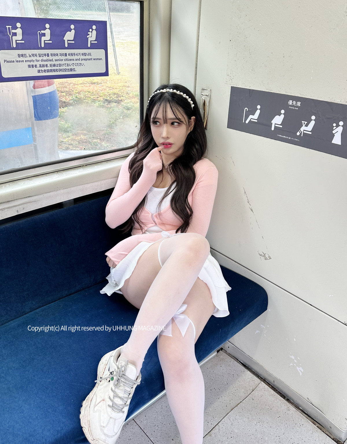 Hani 하니, UHHUNG Magazine “The Girlfriend on The Subway” Set.01