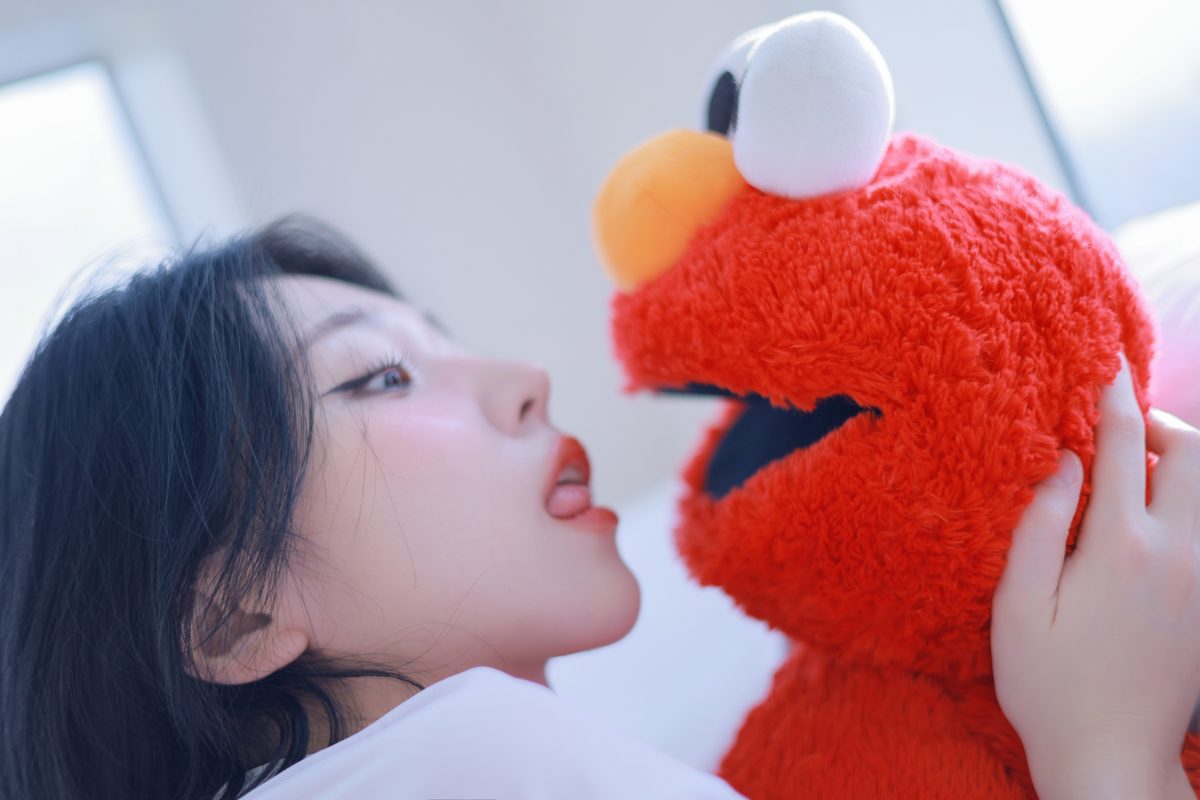 Naked – Yeon Woo 연우 Part1