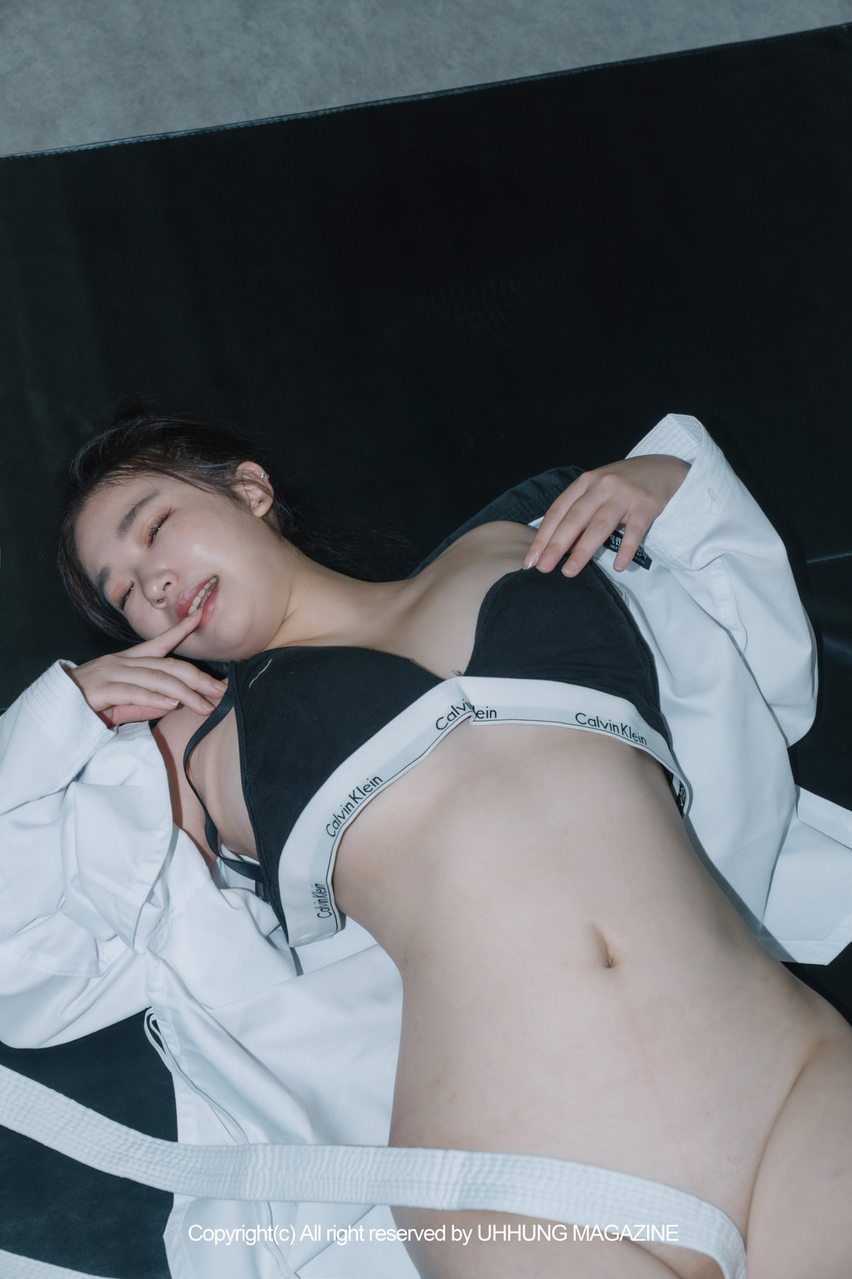 Jenn 젠, UHHUNG Magazine Vol.01 Taekwondo Set.02