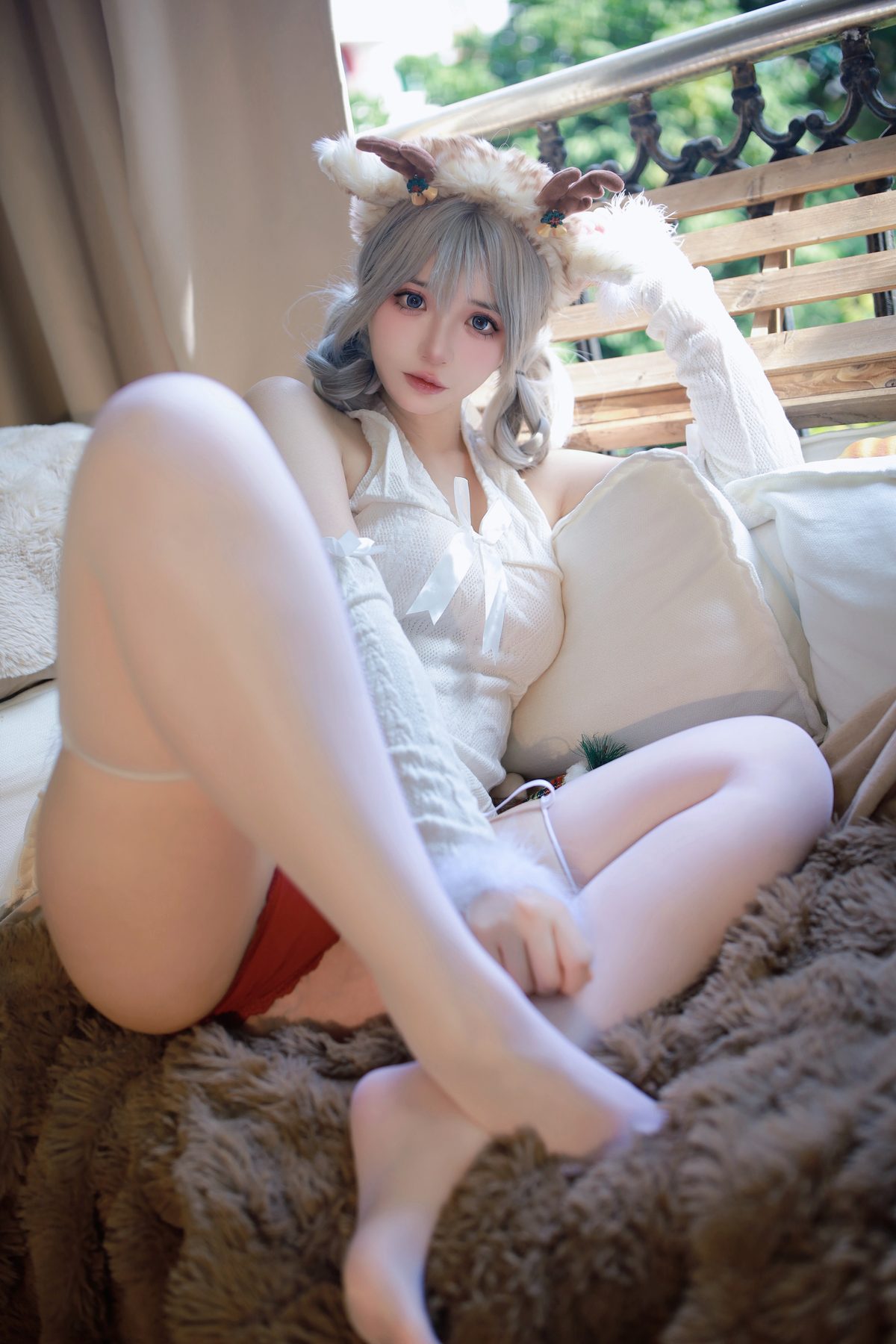 Coser@疯猫ss – 圣诞特典And白色毛衣 Part1