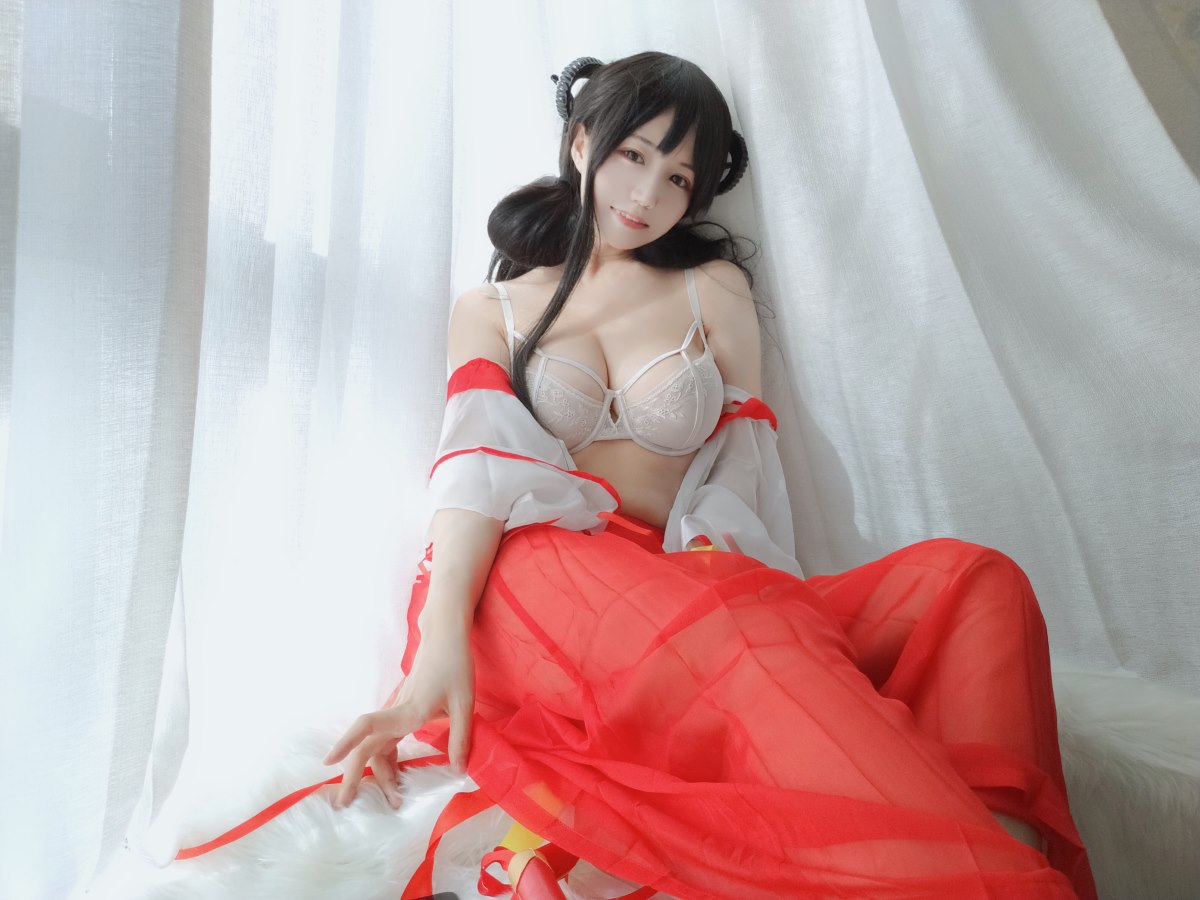 Coser@小仓千代w Vol.008 有点不对劲的巫女