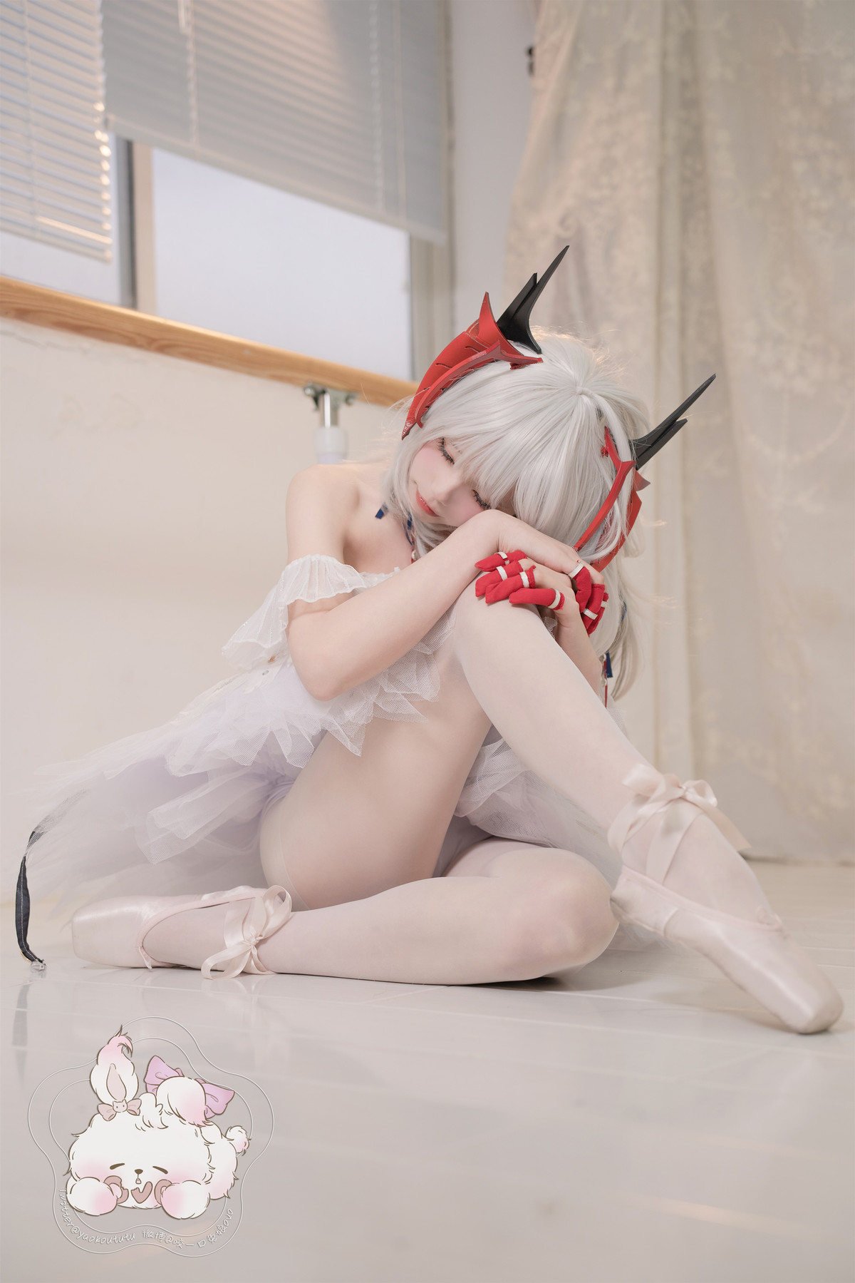 Cosplay 咬一口兔娘 天鹅之舞