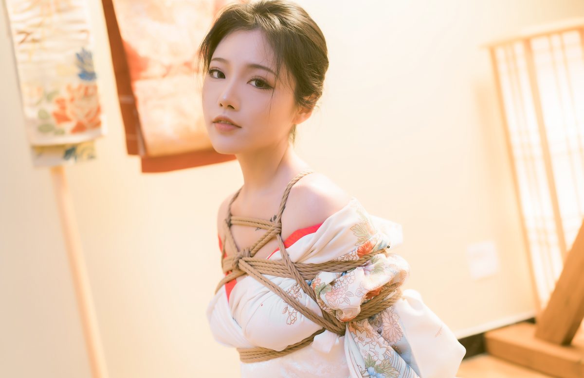 Coser@桃良阿宅 – 紧缚