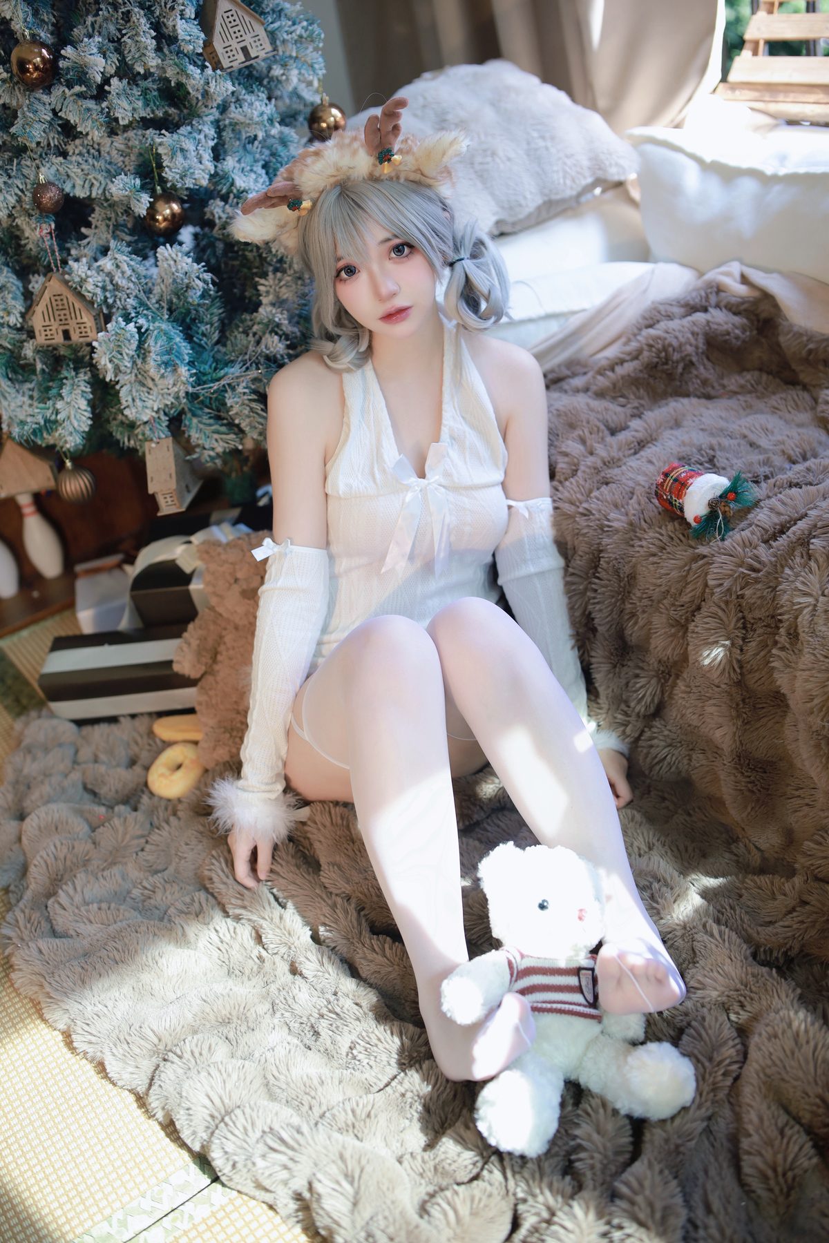 Coser@疯猫ss – 圣诞特典And白色毛衣 Part1