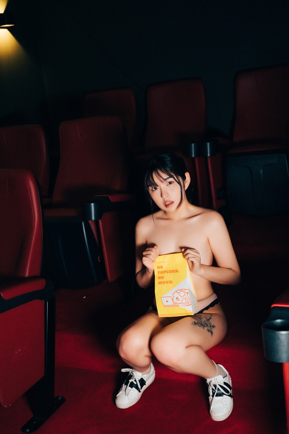 Sonson 손손, [Loozy] Cinema Girl (+S.Ver) Set.02