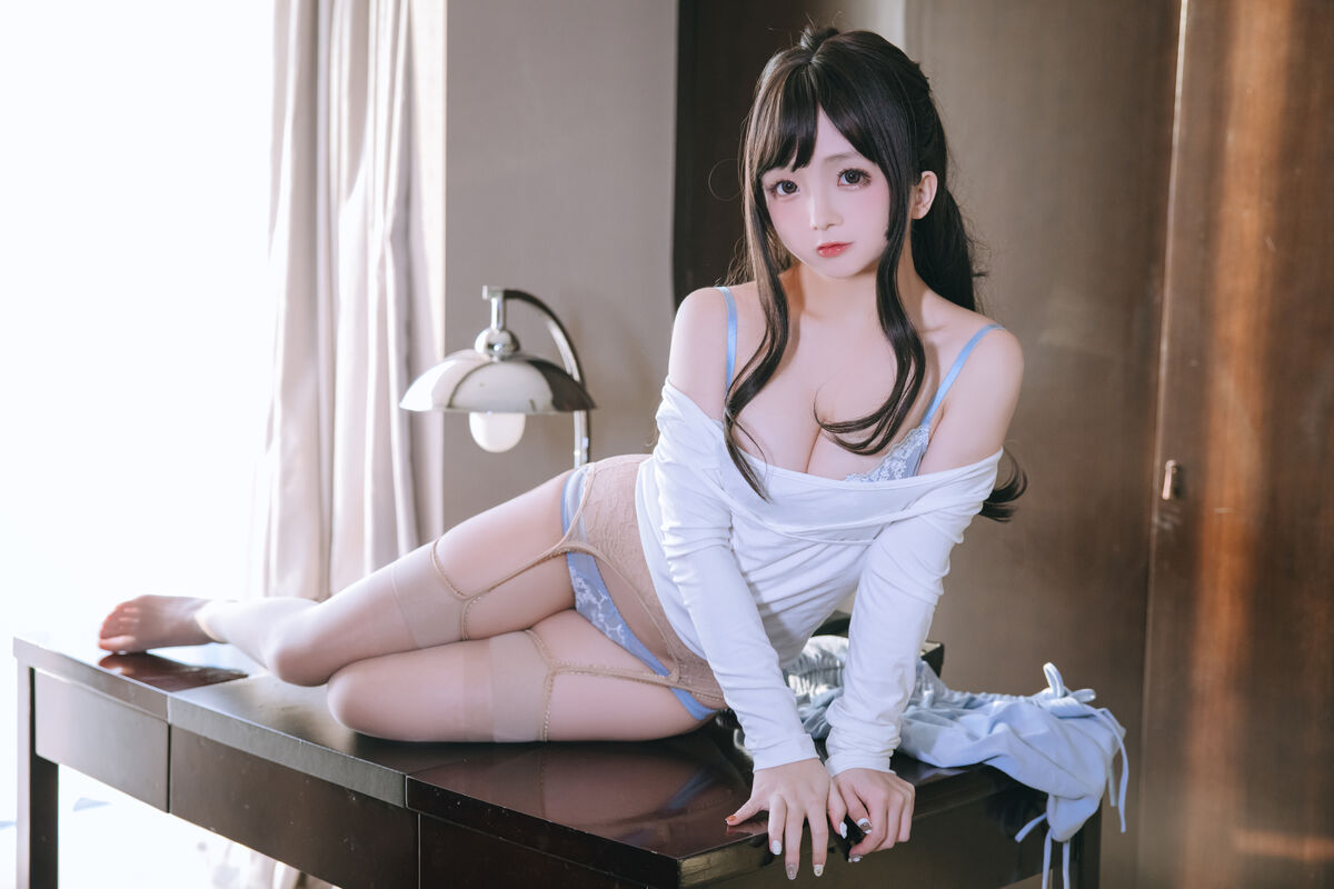 Coser@日奈娇 – 包臀裙秘书 Part1