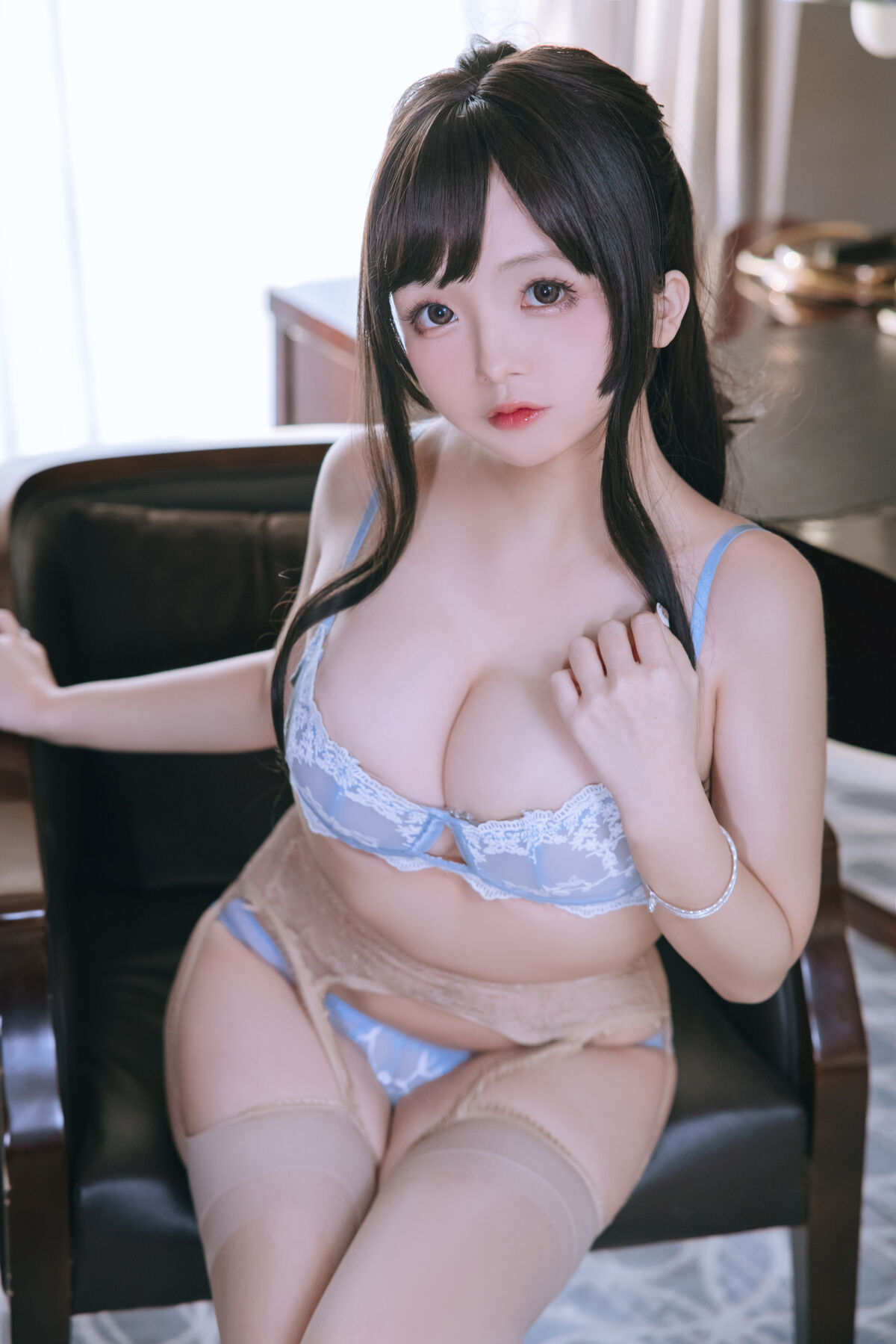 Coser@日奈娇 – 包臀裙秘书 Part1