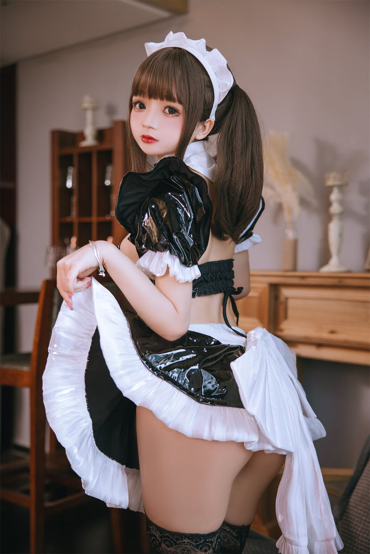 Coser@日奈娇 – 皮质女仆