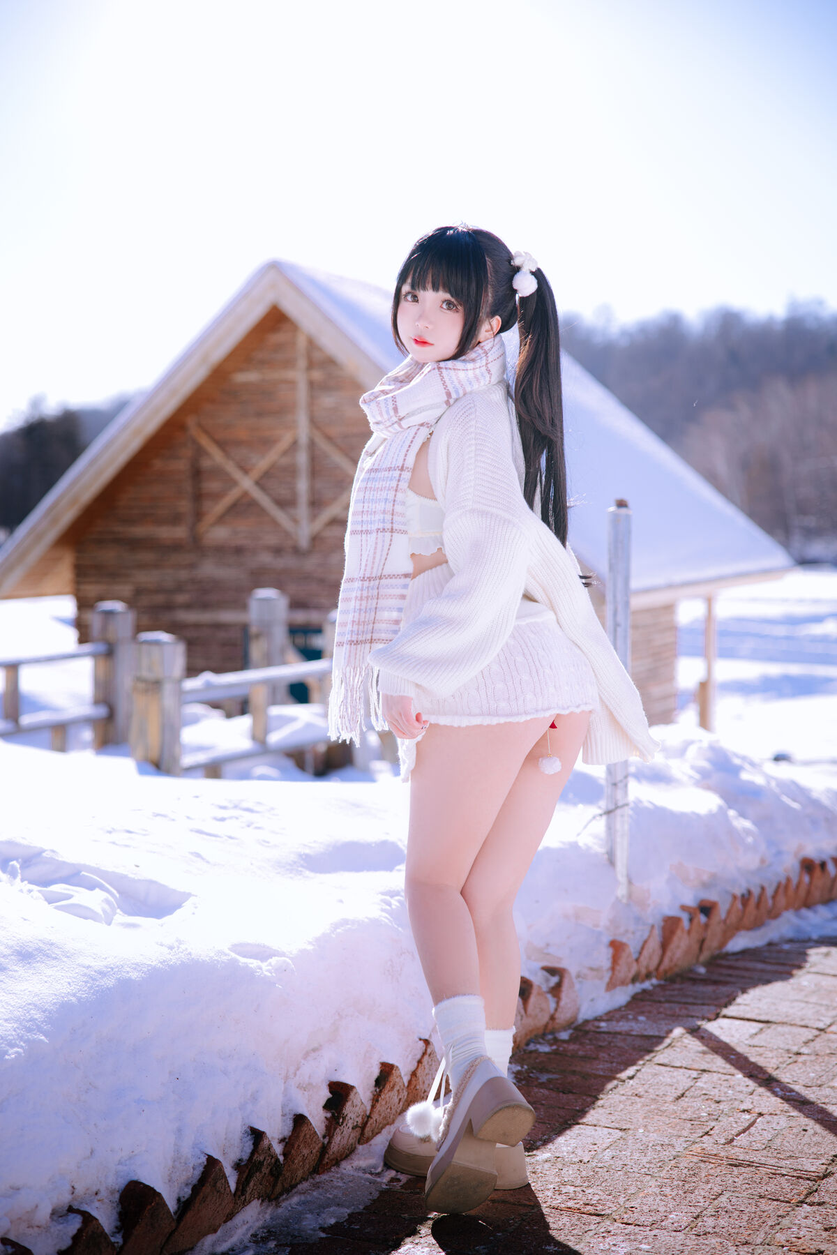 Coser@日奈娇 – 雪地少女 Part1