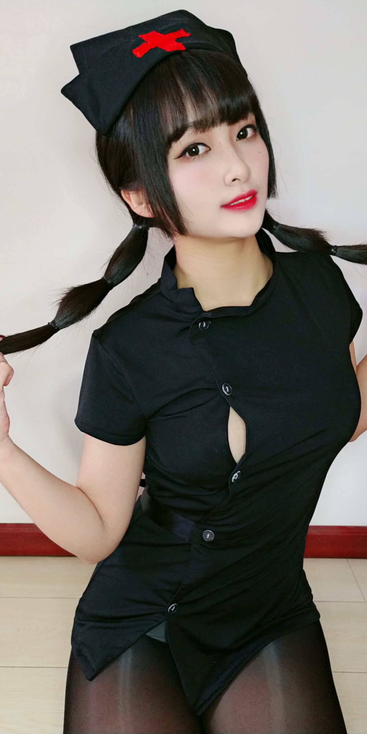 Coser@洛璃LoLiSAMA – 情人节小护士