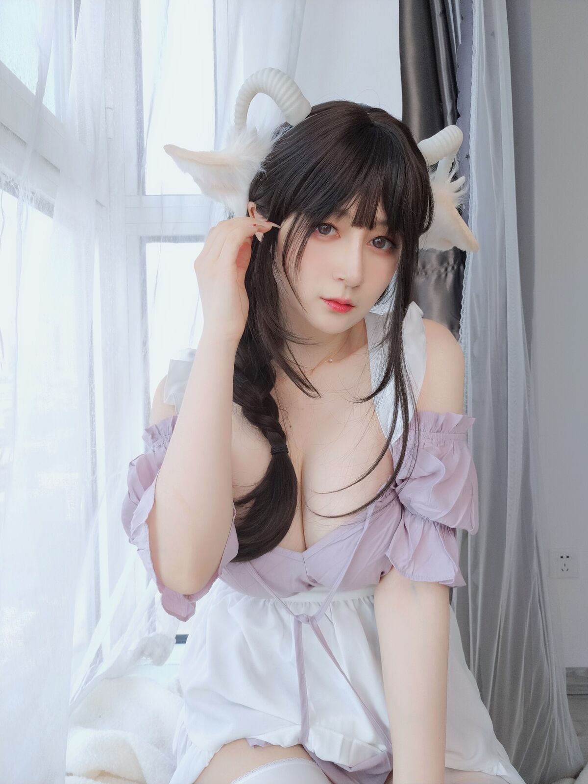 Coser@白银81 – 白丝兔耳女仆 Part1