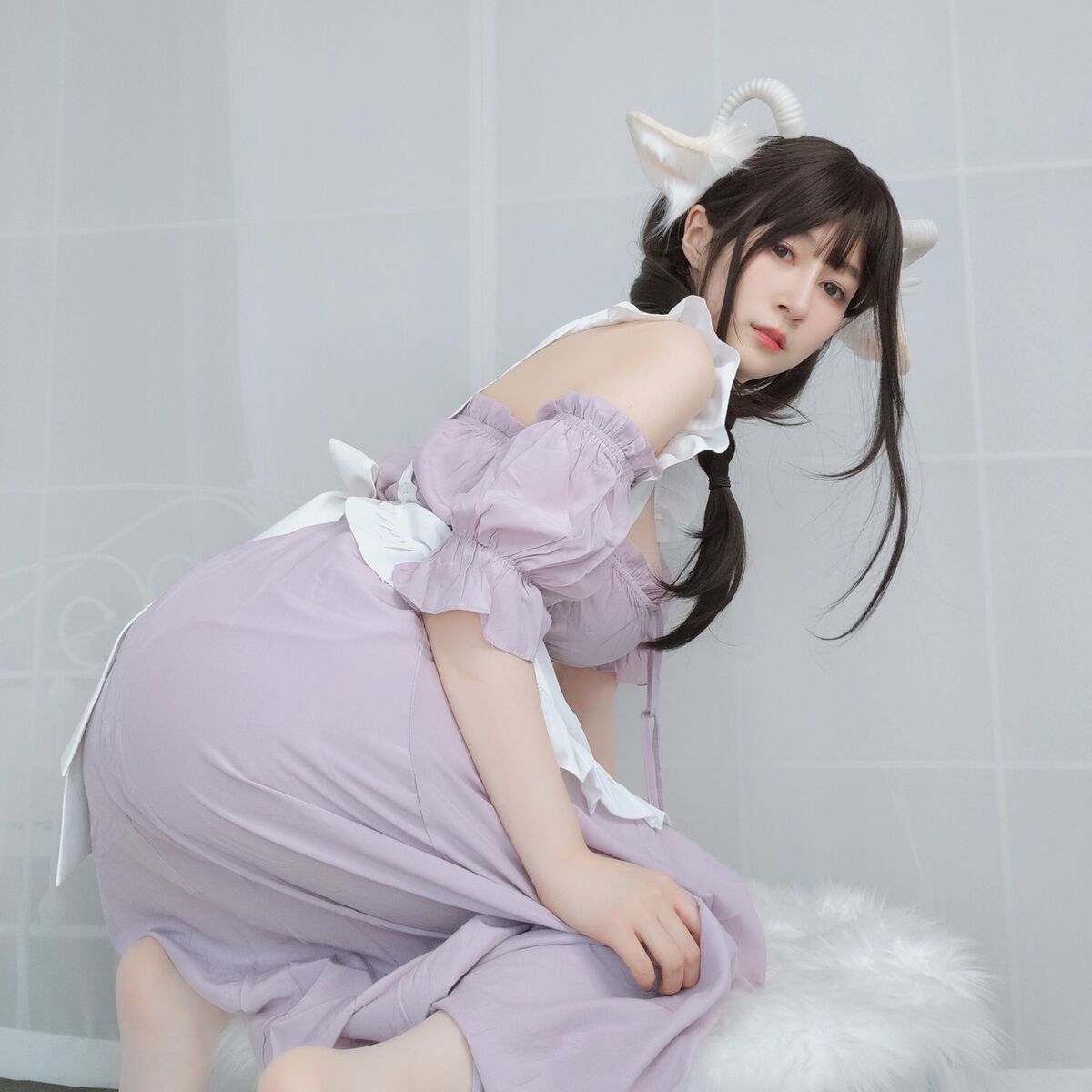 Coser@白银81 – 白丝兔耳女仆 Part1