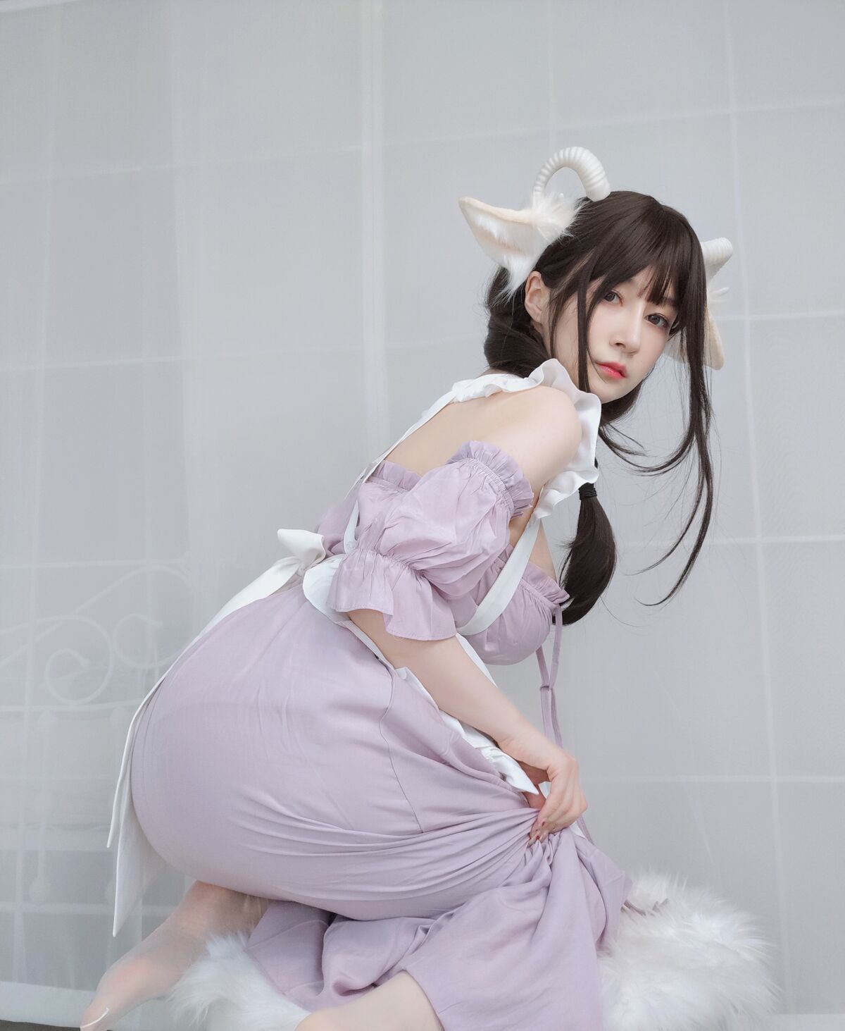 Coser@白银81 – 白丝兔耳女仆 Part1