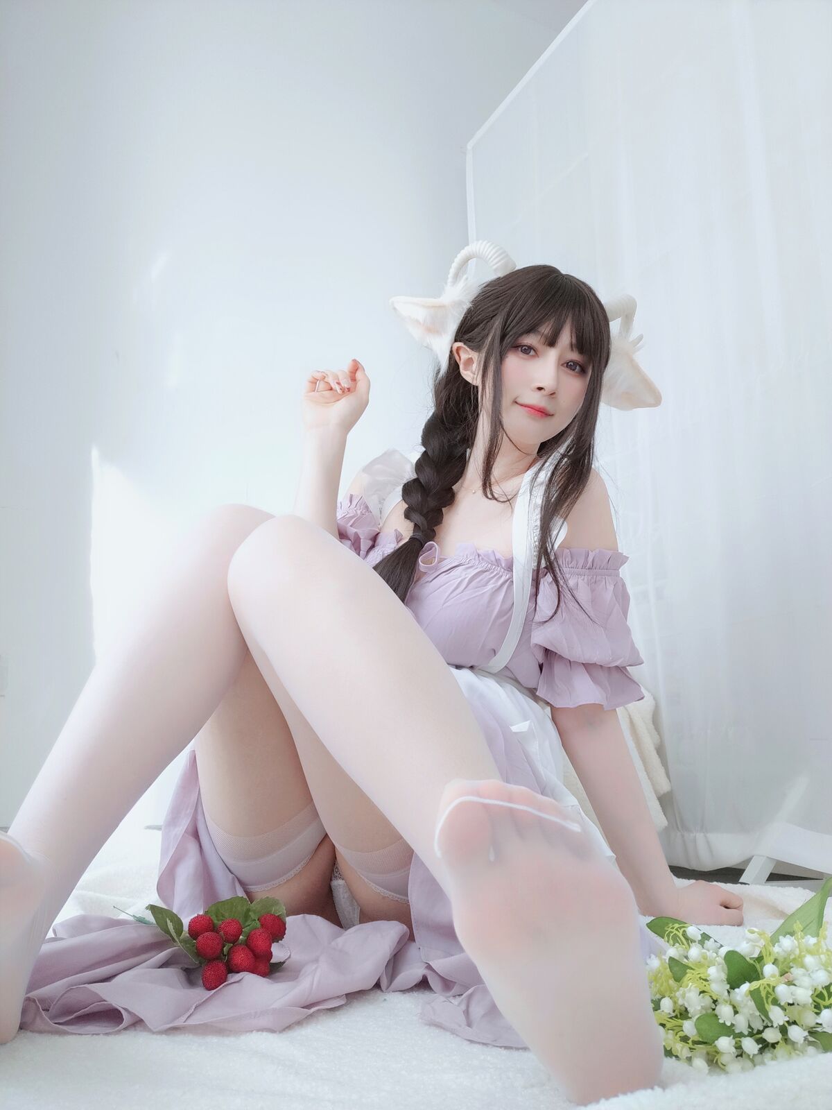 Coser@白银81 – 白丝兔耳女仆 Part3