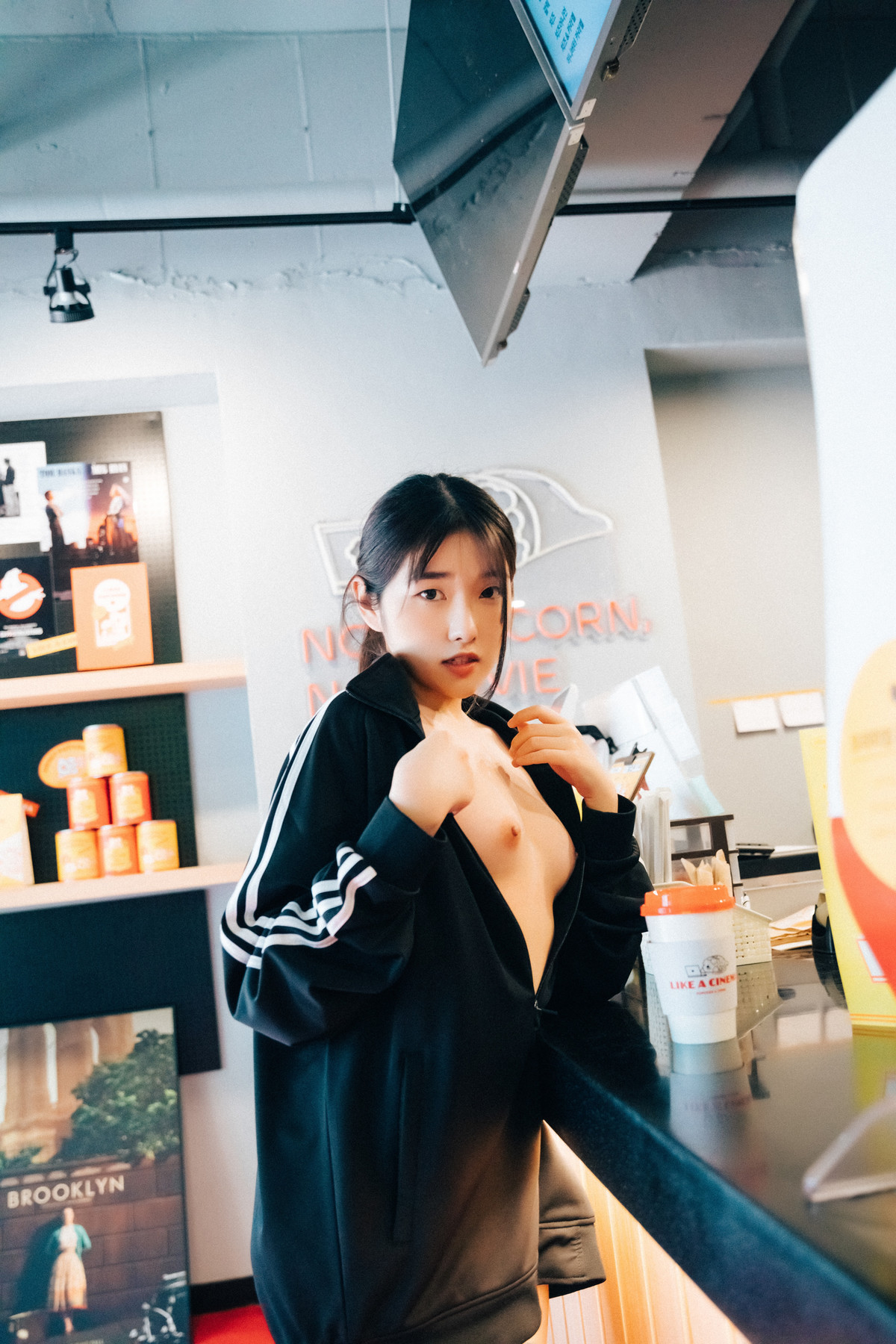 Sonson 손손, [Loozy] Cinema Girl (+S.Ver) Set.02