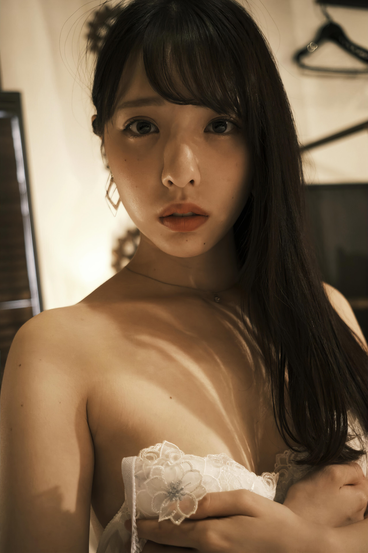 Hana Shirato 白桃はな, ヌードインタビュー写真集 [Shucky７]