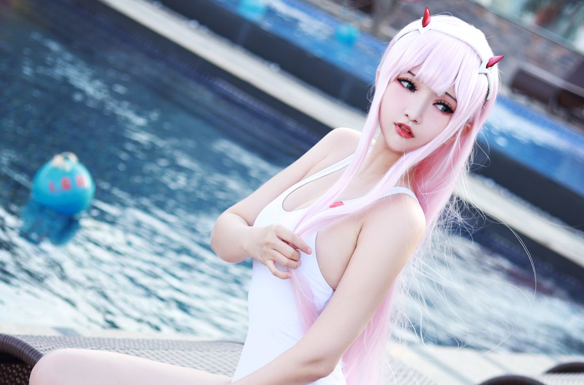 Cosplay Potato Godzilla – Zero Two Swimsuit