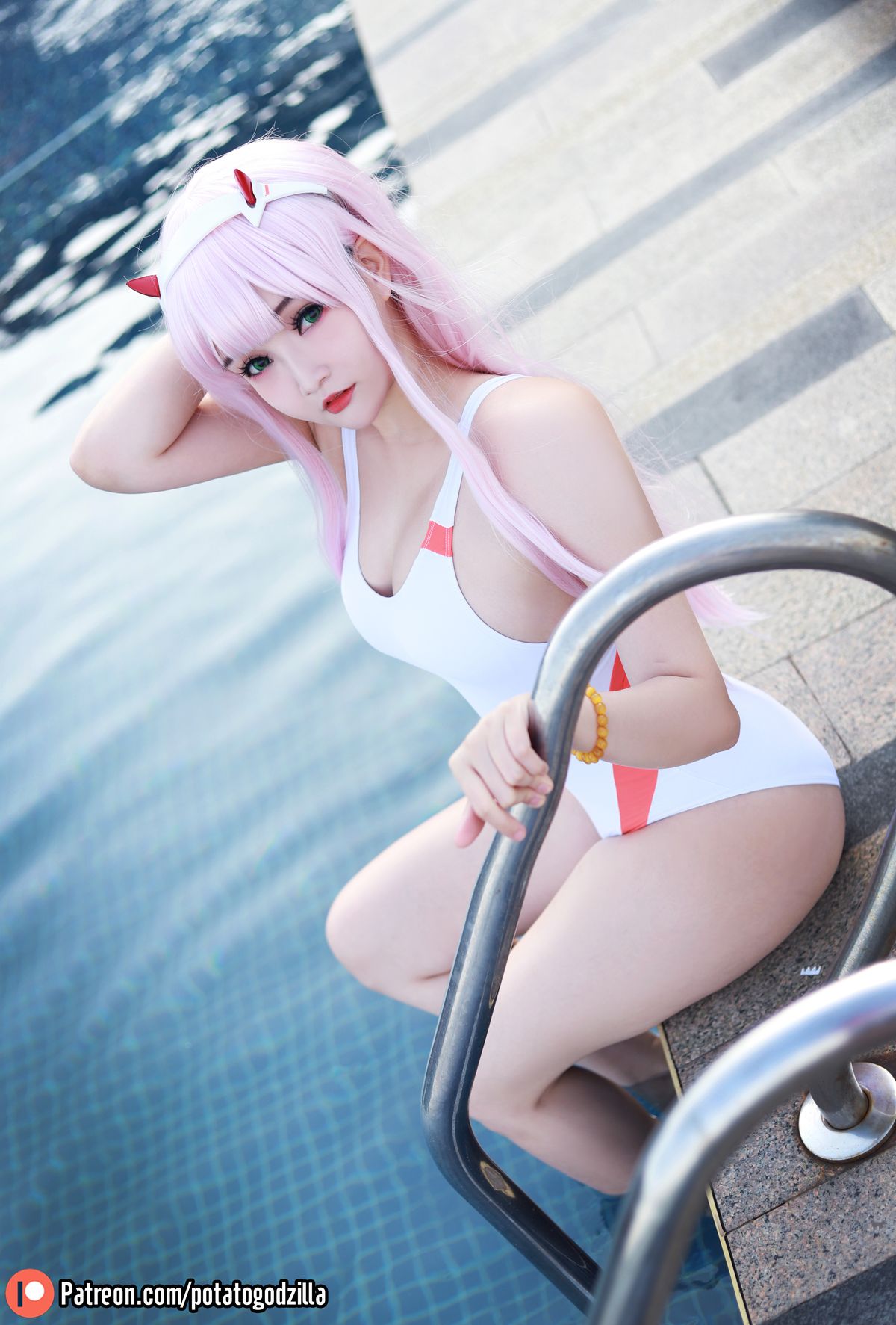 Cosplay Potato Godzilla – Zero Two Swimsuit