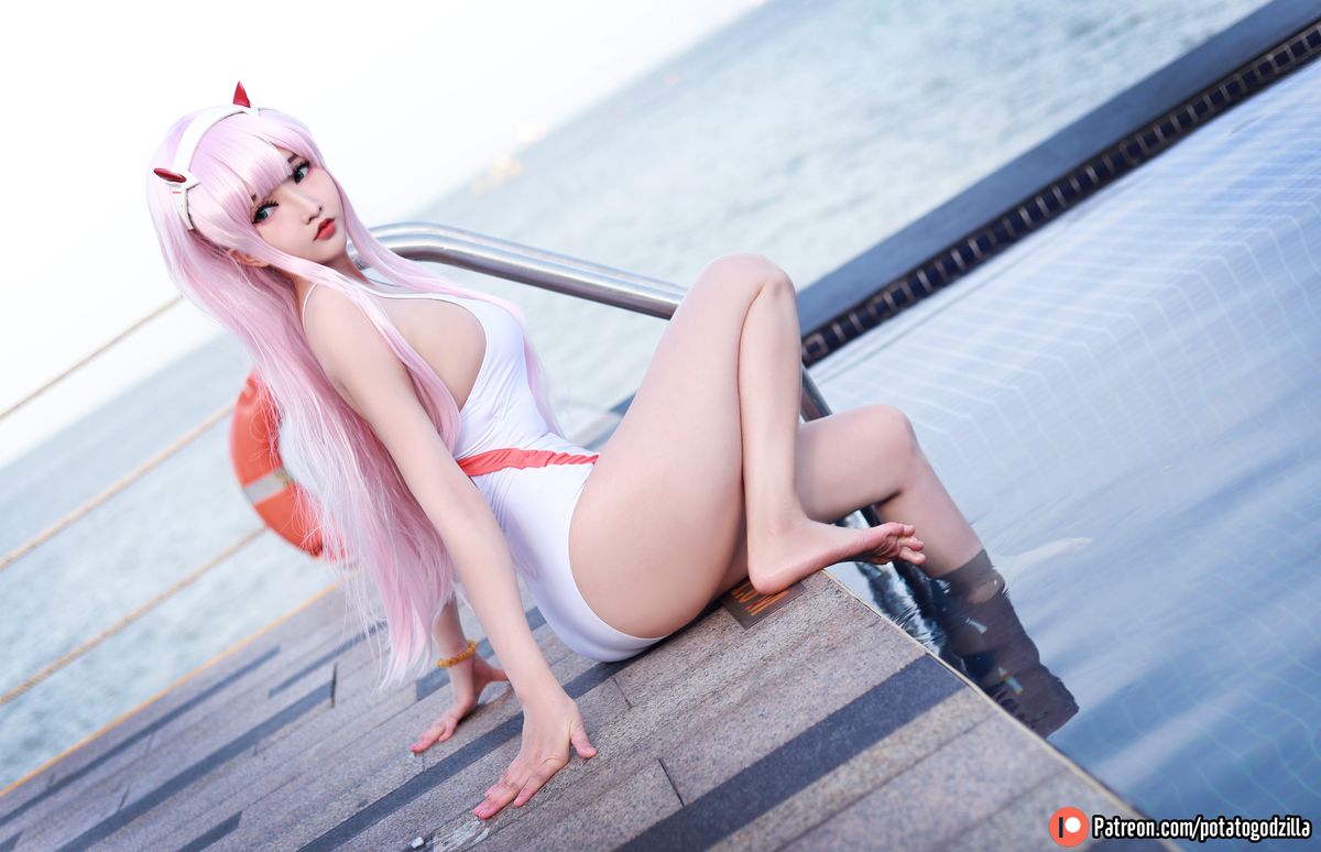 Cosplay Potato Godzilla – Zero Two Swimsuit