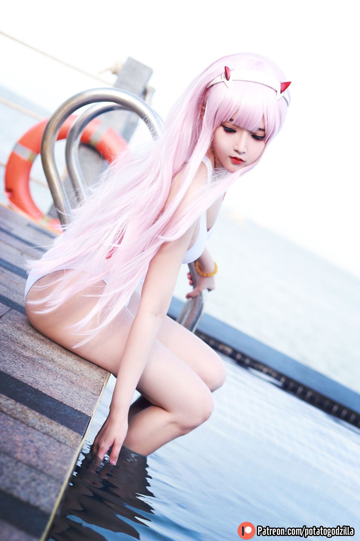 Cosplay Potato Godzilla – Zero Two Swimsuit