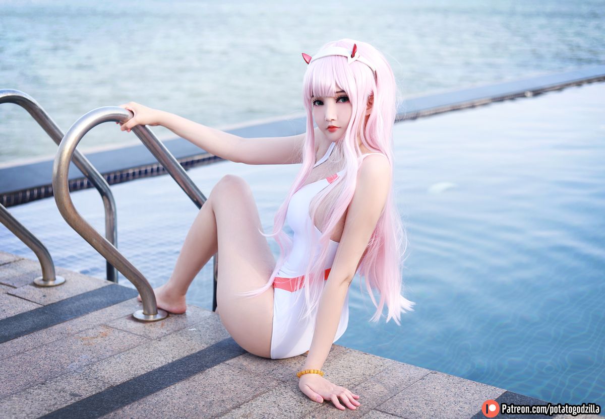 Cosplay Potato Godzilla – Zero Two Swimsuit