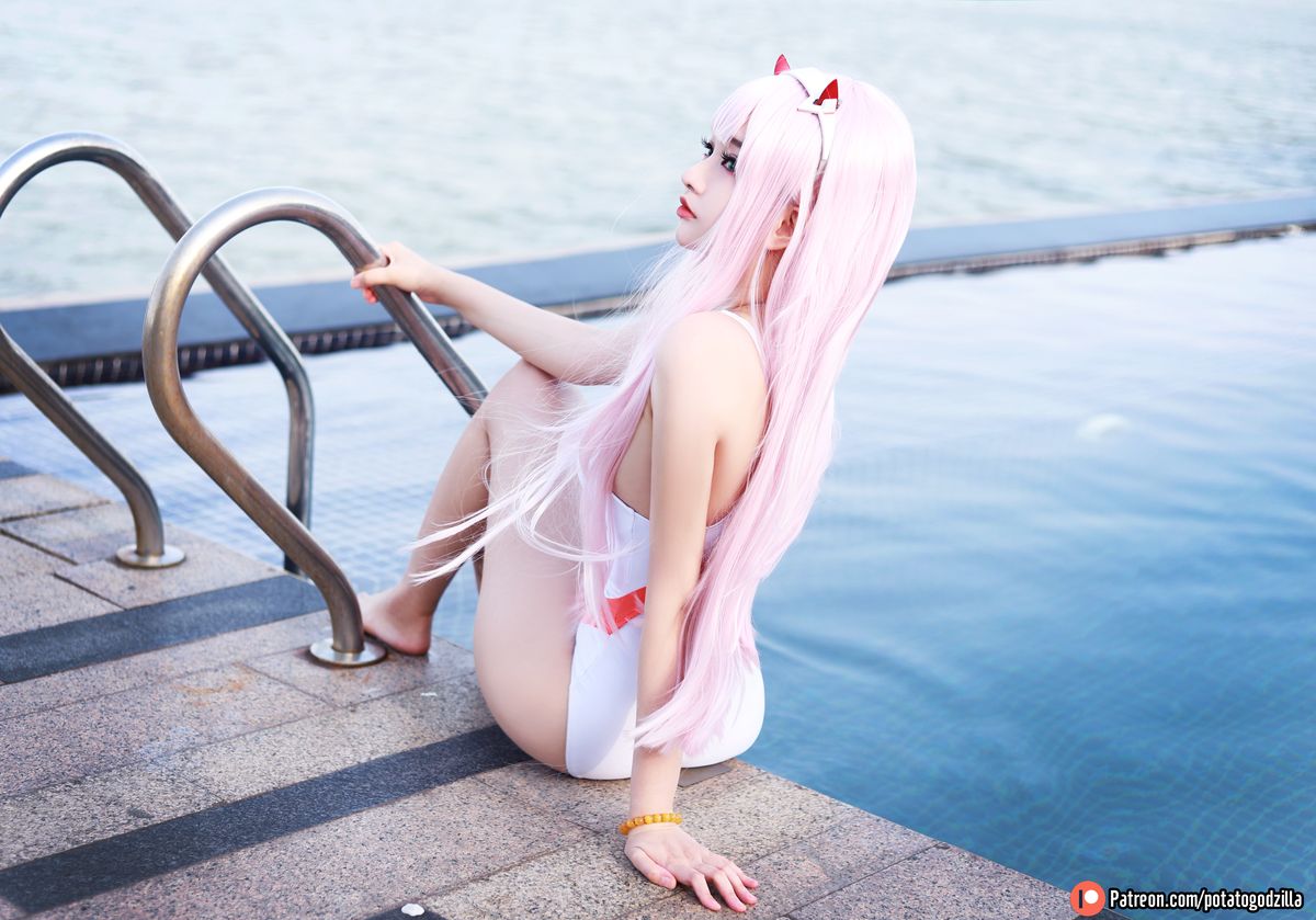 Cosplay Potato Godzilla – Zero Two Swimsuit