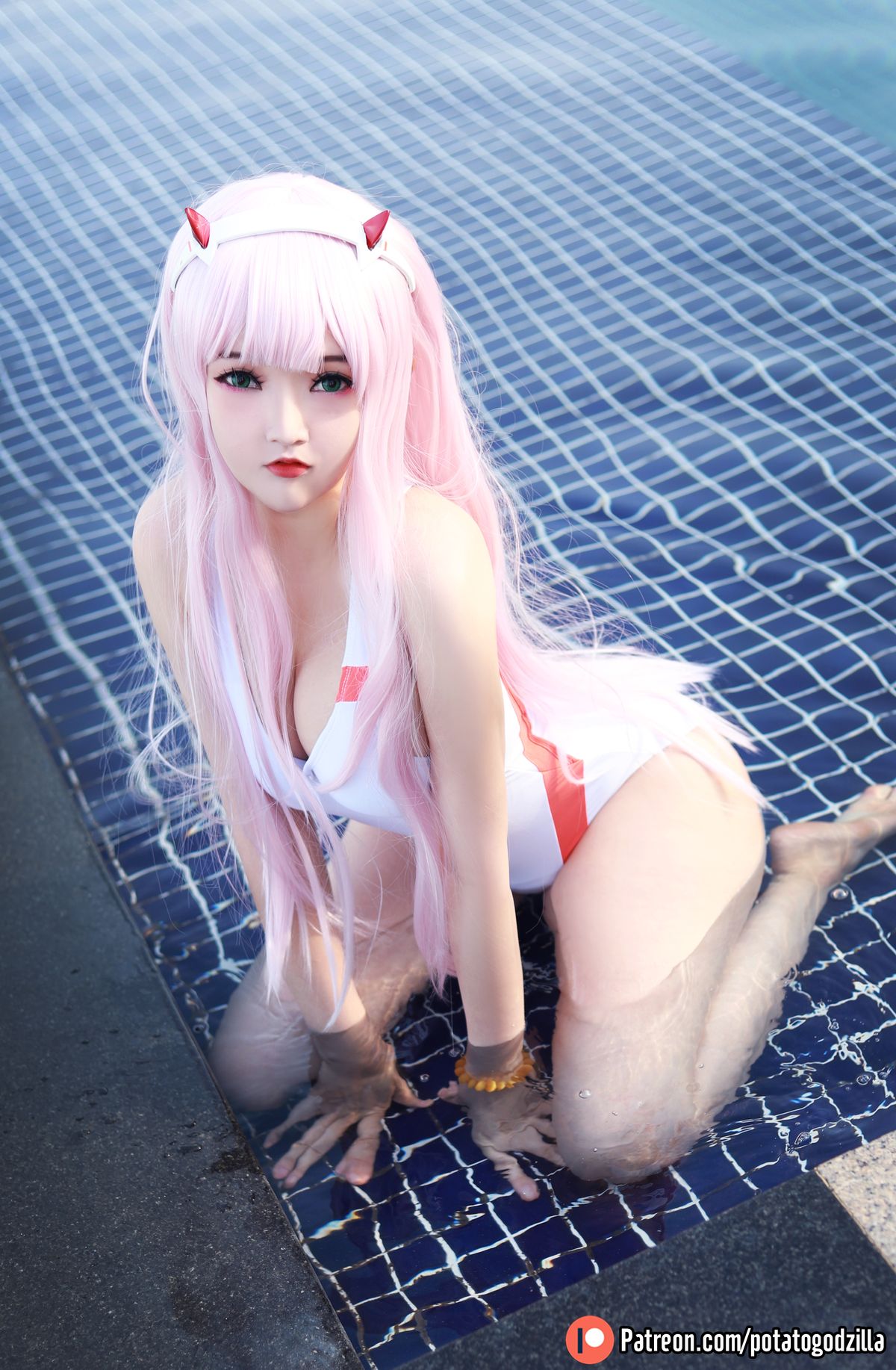 Cosplay Potato Godzilla – Zero Two Swimsuit