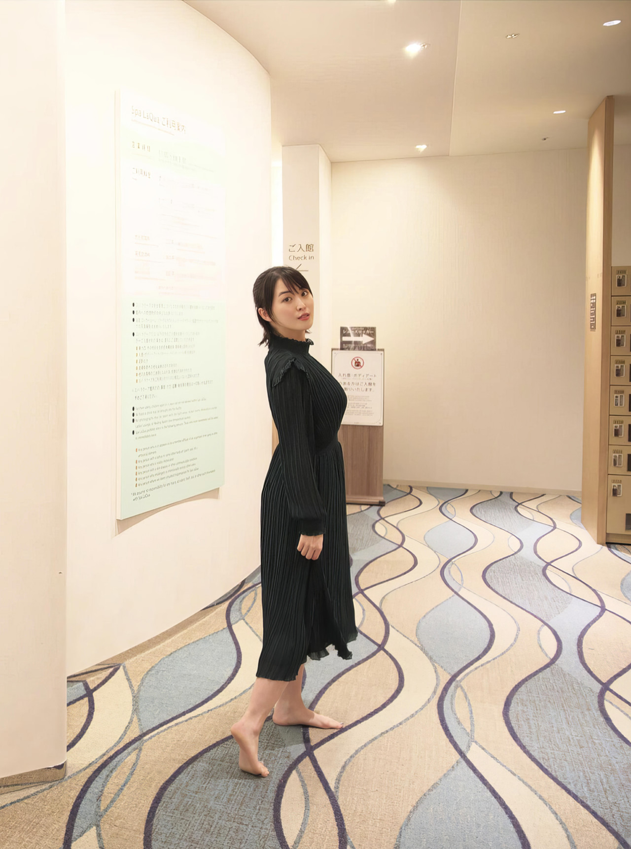 Sara Oshino 忍野さら, 周刊ポストデジタル写真集 [グラドルサウナ部] Set.01