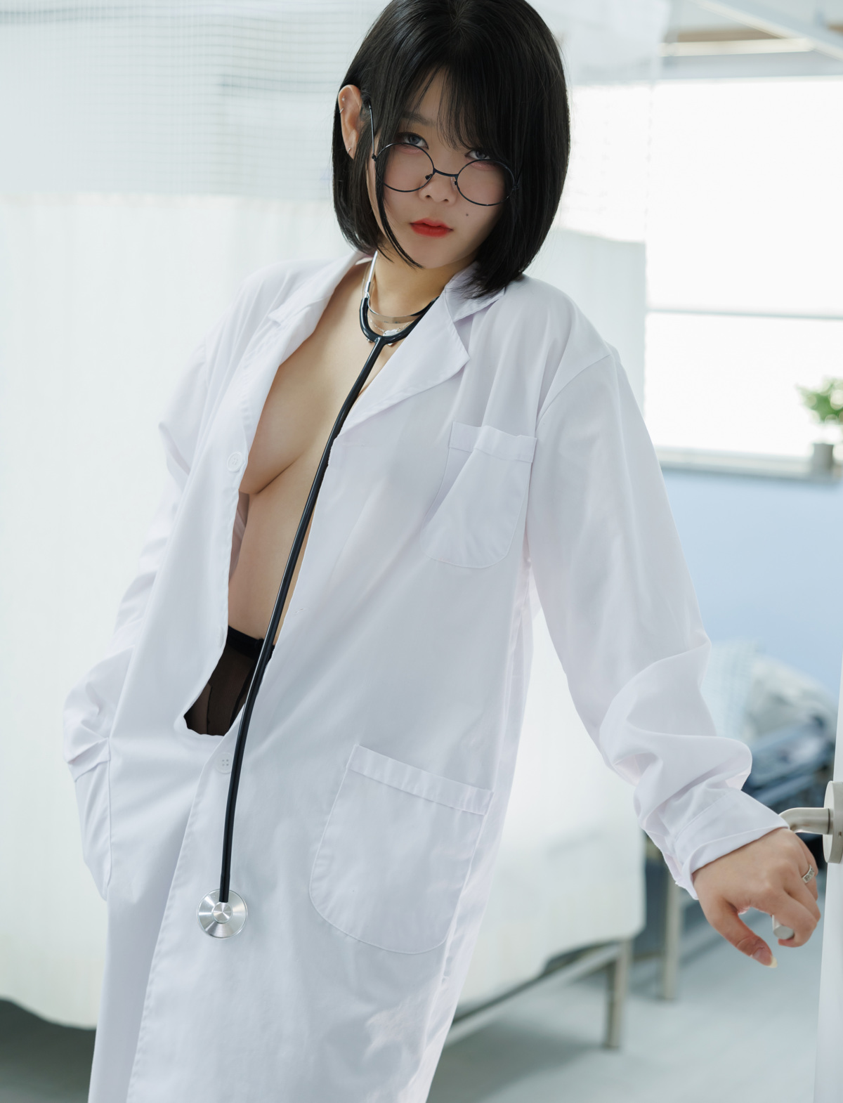 ZIA.Kwon 권지아, READY Vol.01 “Lady Doctor” Set.01