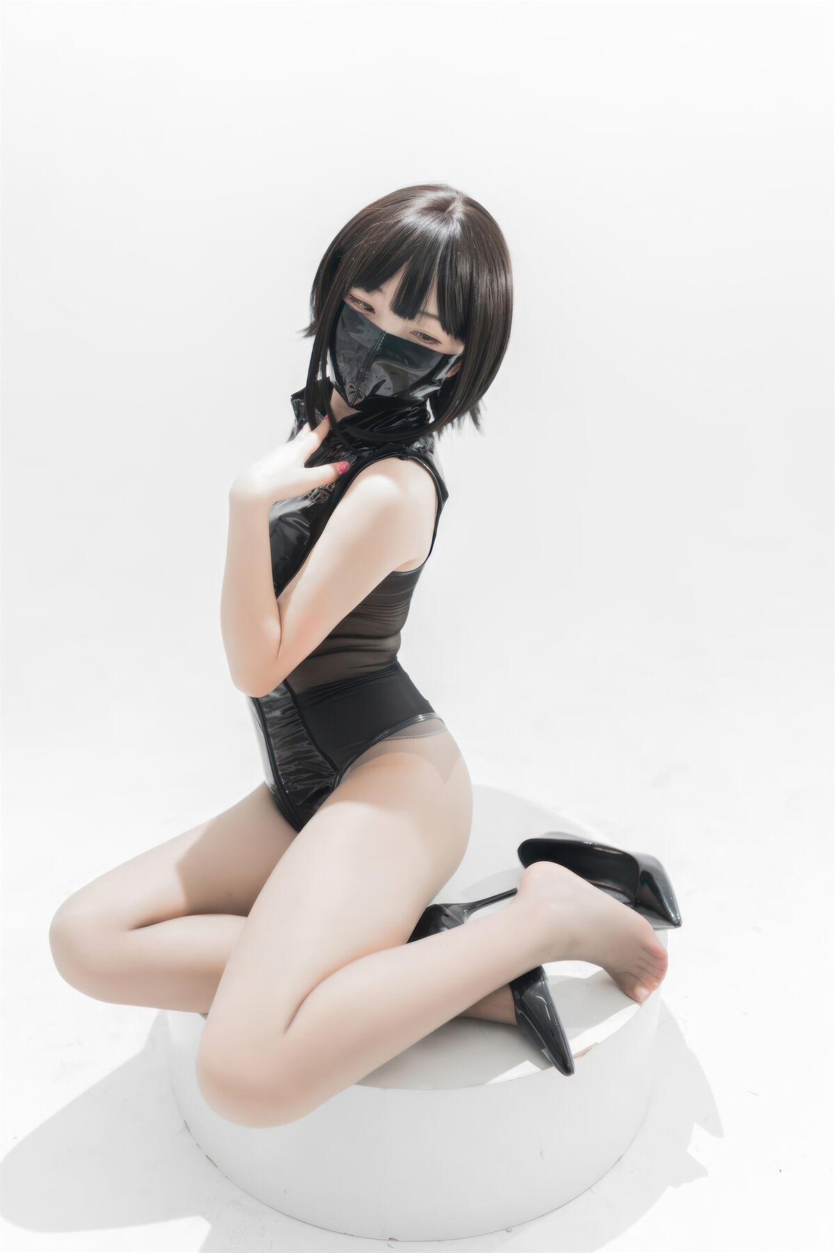 Coser@花铃 – 灰丝皮衣