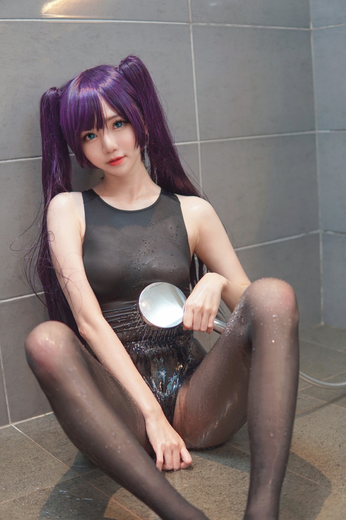 Coser@Sally Dorasnow – Mona Swimsuit Genshin Impact