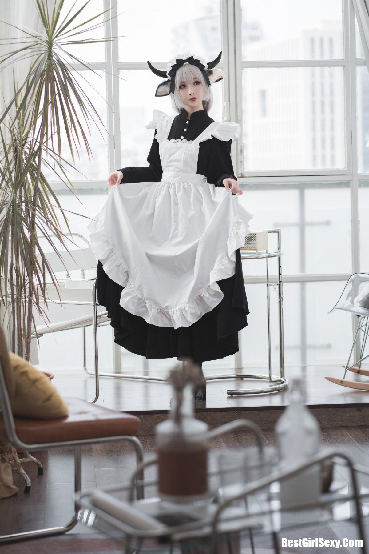 Coser@rioko凉凉子 Vol.063 贴心的奶牛女仆