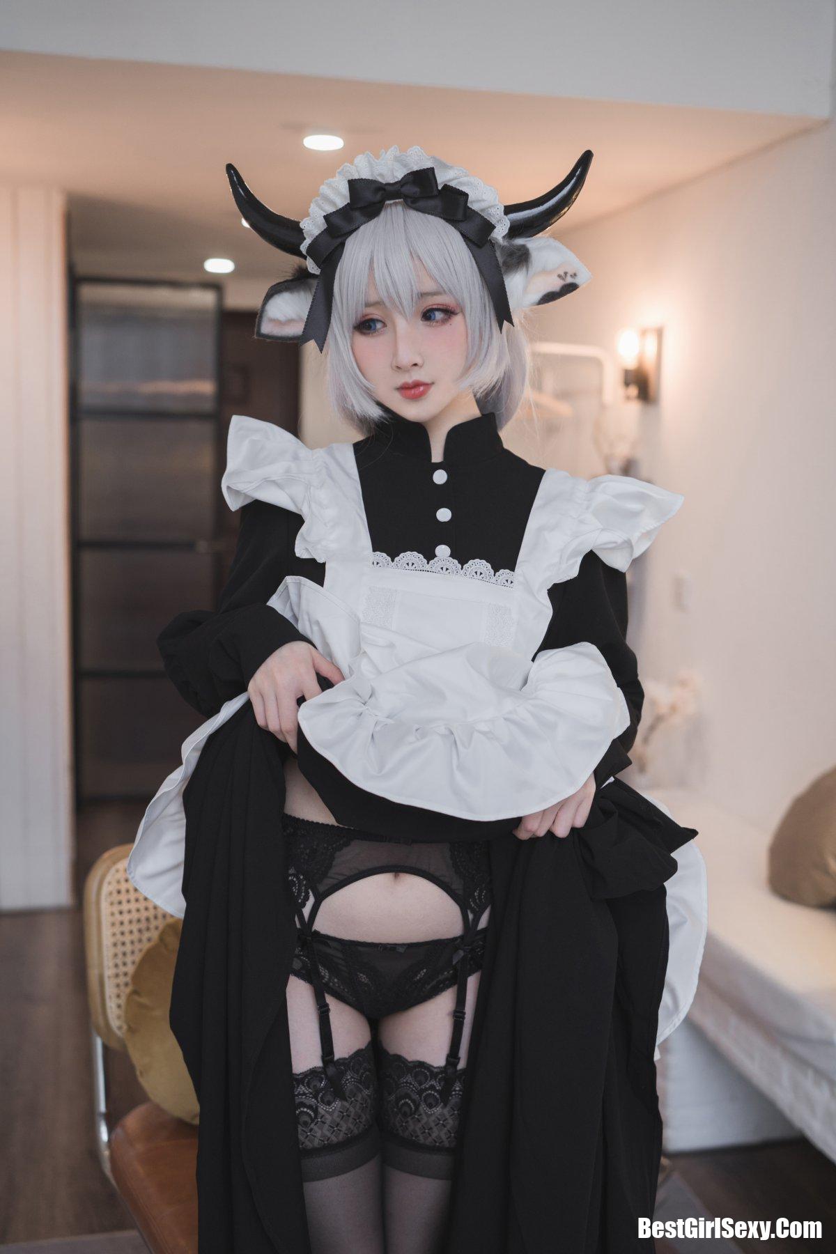 Coser@rioko凉凉子 Vol.063 贴心的奶牛女仆