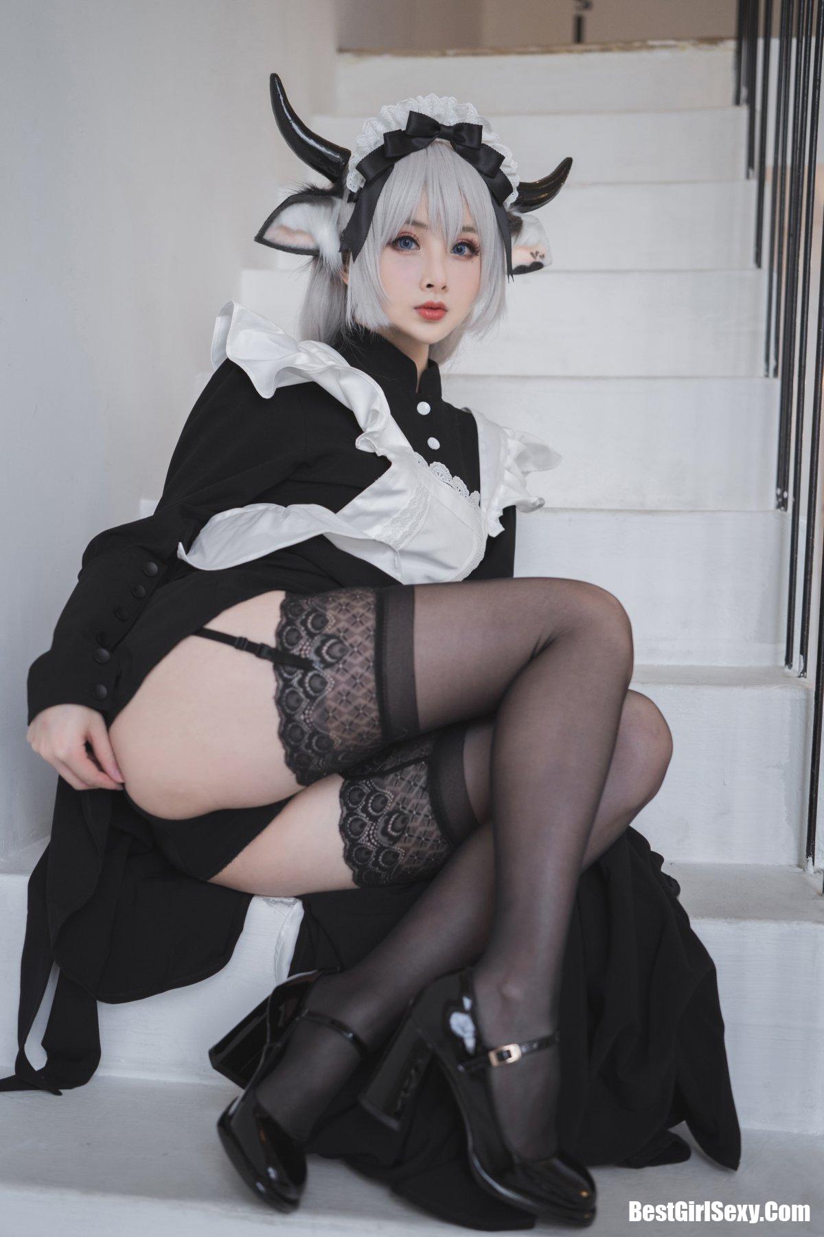 Coser@rioko凉凉子 Vol.063 贴心的奶牛女仆