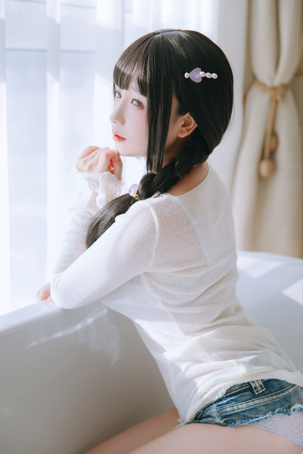 Coser@日奈娇 – 牛仔裤人妻 Part1